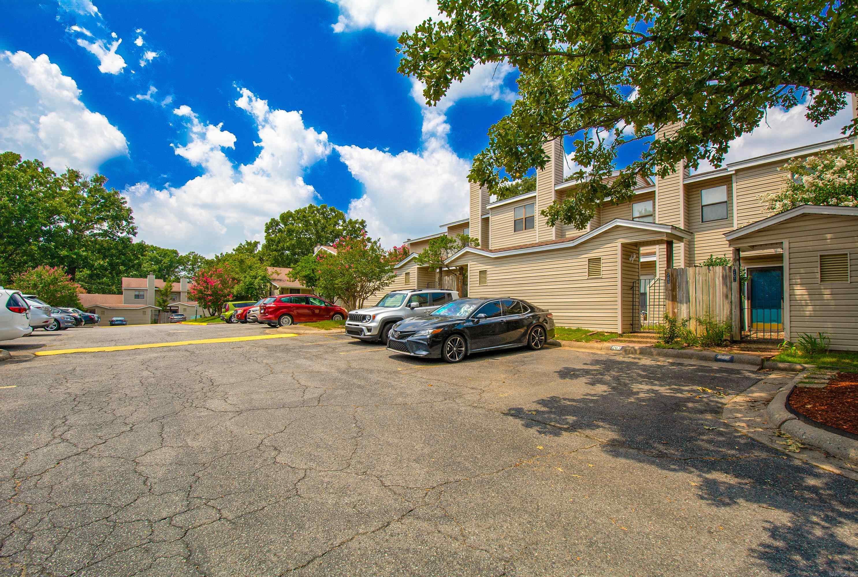 TREEHILL PARK - Residential