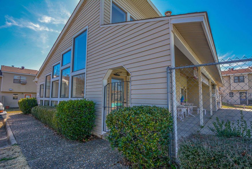 Freshly updated 2-bedroom 1.5 bath townhouse in Sherwood! Features vinyl plank flooring, fresh paint, and modern fixtures. Enjoy a cozy wood-burning fireplace, an enclosed front courtyard with storage, and quick access to the community pool and clubhouse. Well-maintained grounds with on-site day care. Close to shopping, dining, and freeway access. Offering comfort, style, and convenience. Schedule your showing today!