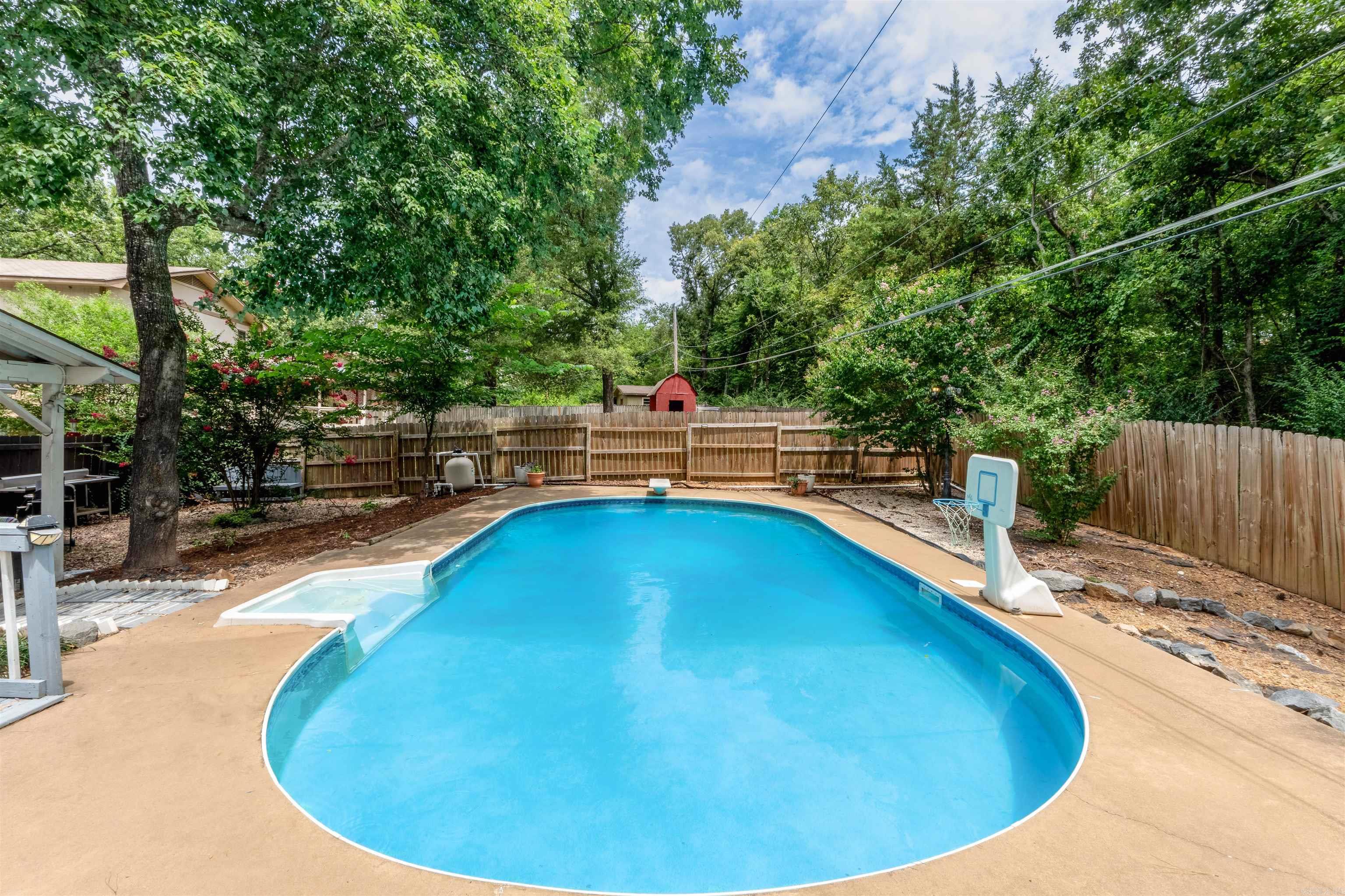 GREEN HILLS - Residential