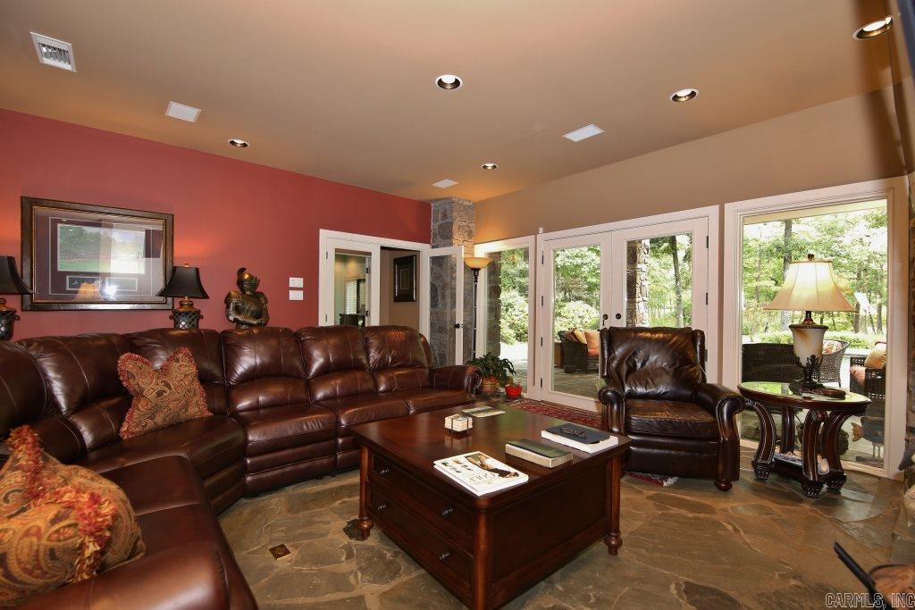 CHENAL VALLEY FONTENAY CIRCLE - Residential