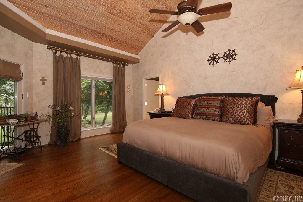 CHENAL VALLEY FONTENAY CIRCLE - Residential