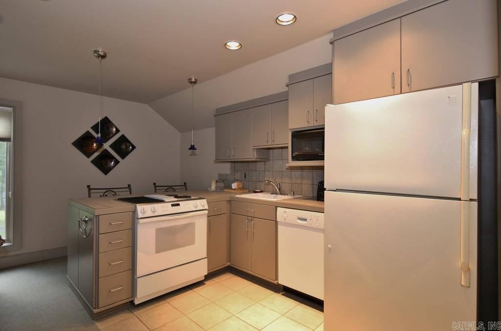 CHENAL VALLEY FONTENAY CIRCLE - Residential