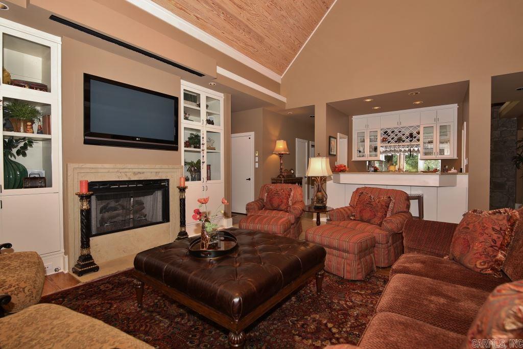 CHENAL VALLEY FONTENAY CIRCLE - Residential