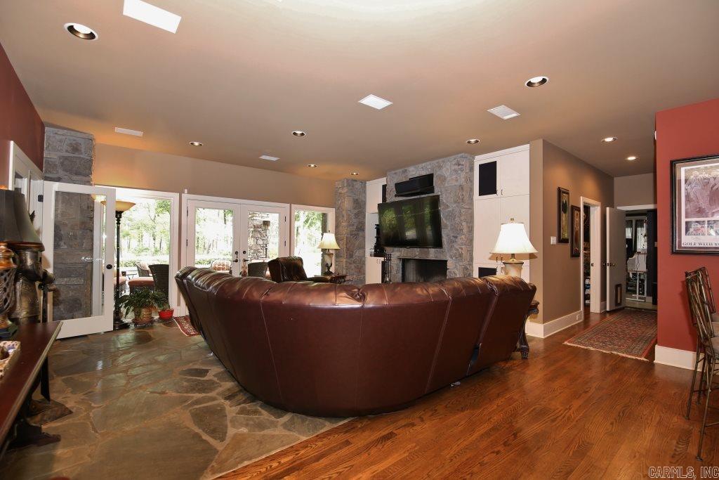 CHENAL VALLEY FONTENAY CIRCLE - Residential