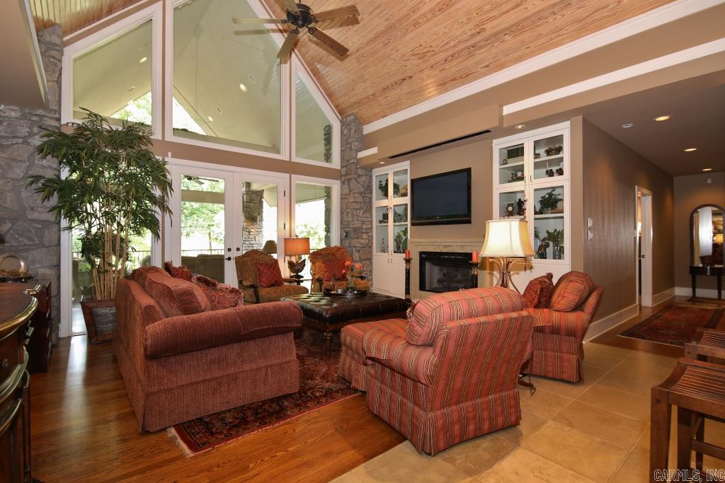 CHENAL VALLEY FONTENAY CIRCLE - Residential