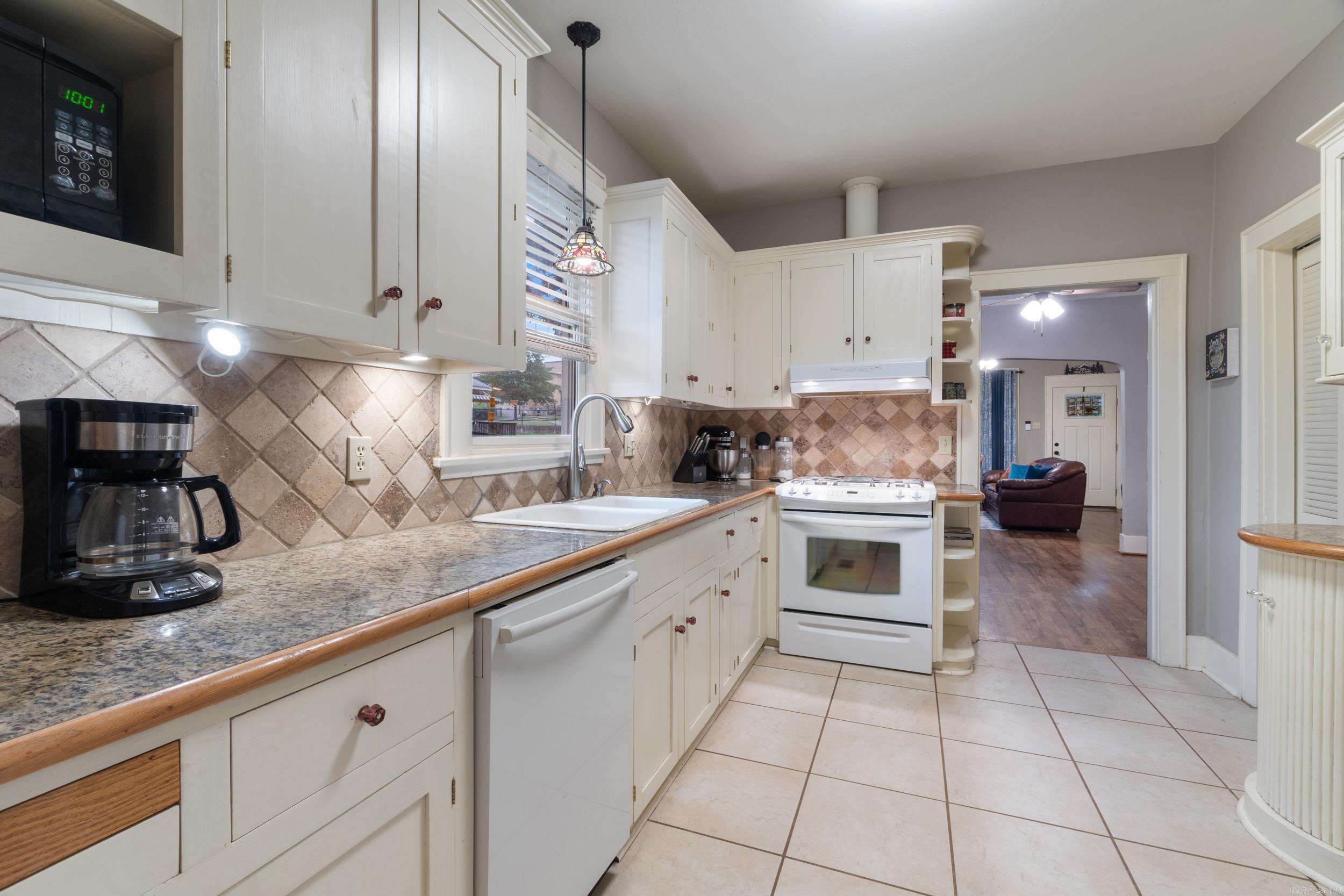 LINCOLN PARK - Residential