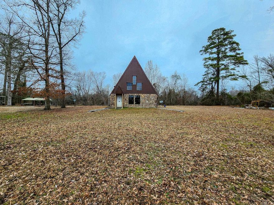 If you have been looking for a place on the Ouachita River, look no further. This A-Frame home features 3 stories, 3 bedrooms, 3 bathrooms, 1 bed/1bath guest home, 50 x 50 shop with lean-to, outdoor covered firepit area, and a private boat ramp.