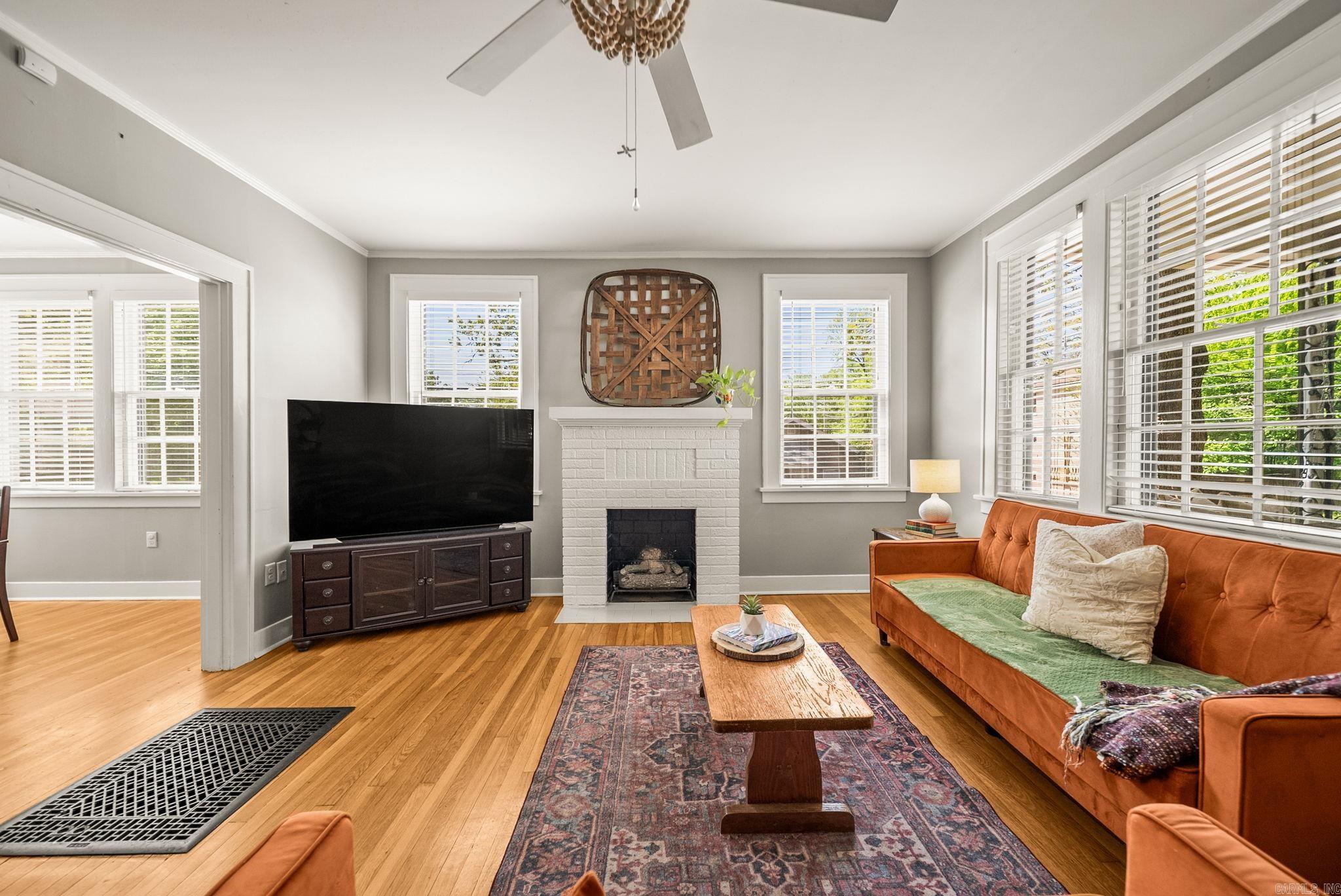 CRYSTAL COURT - Residential