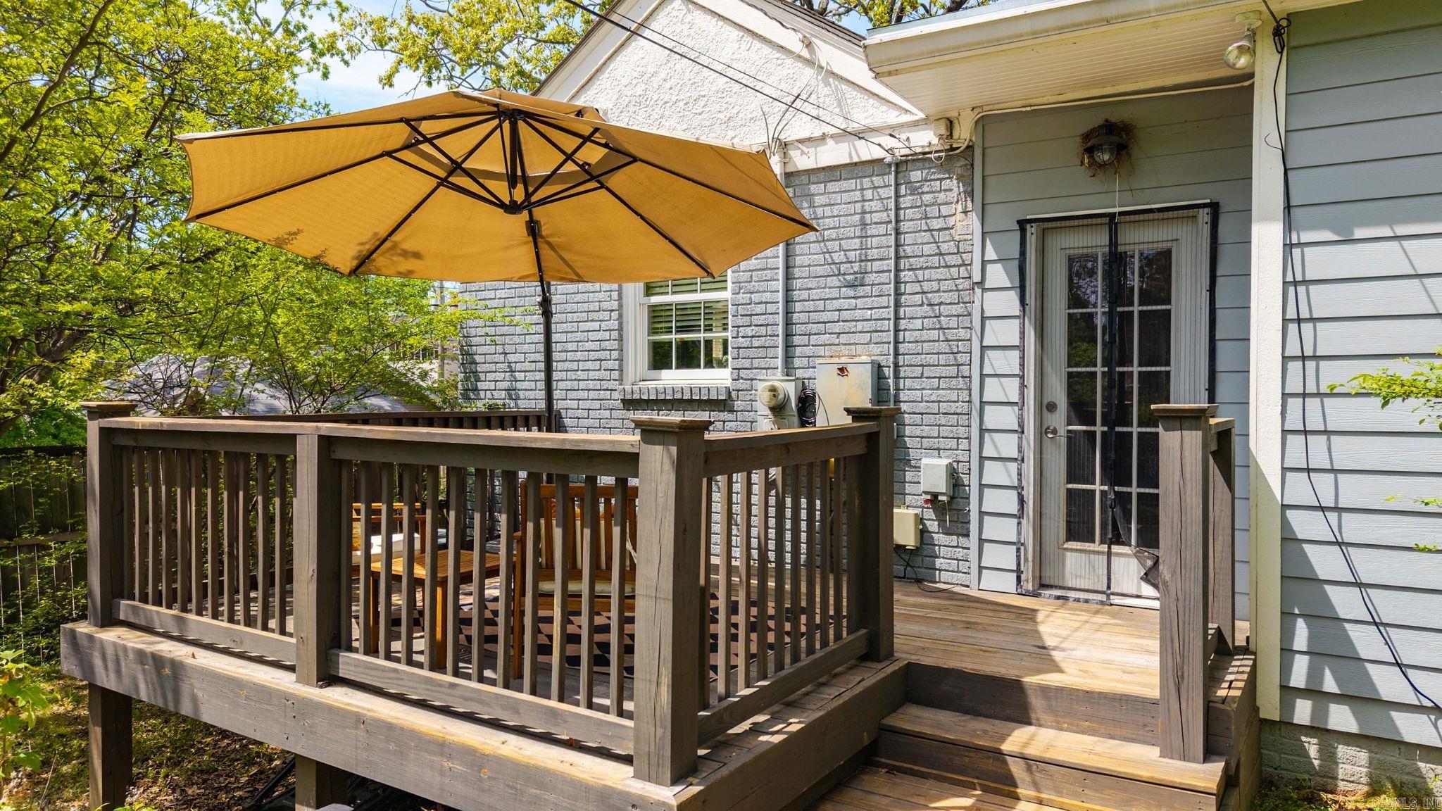 CRYSTAL COURT - Residential