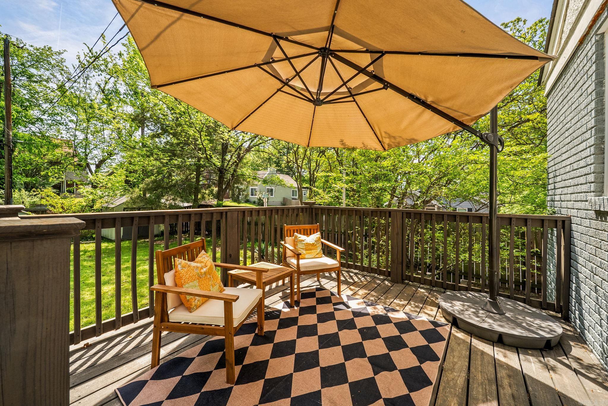 CRYSTAL COURT - Residential