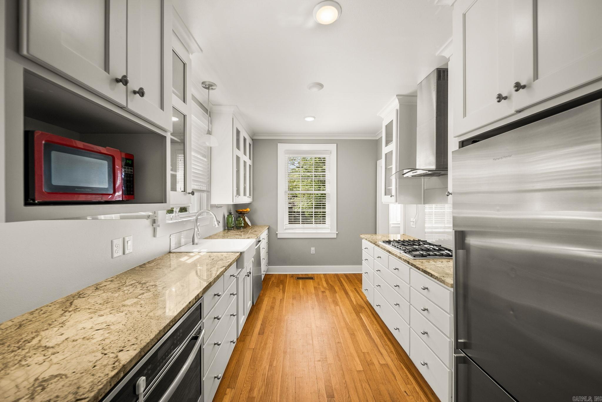 CRYSTAL COURT - Residential