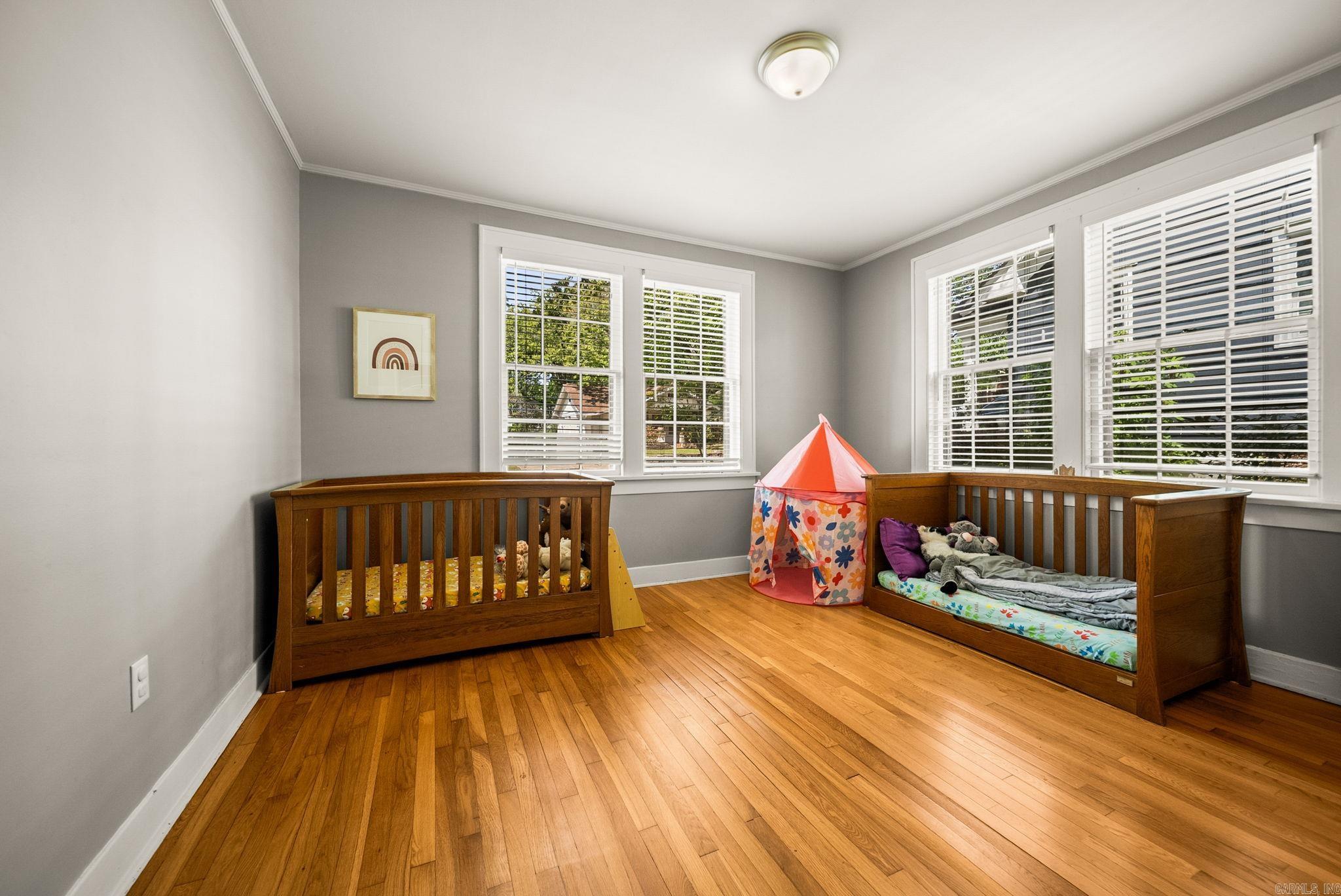 CRYSTAL COURT - Residential