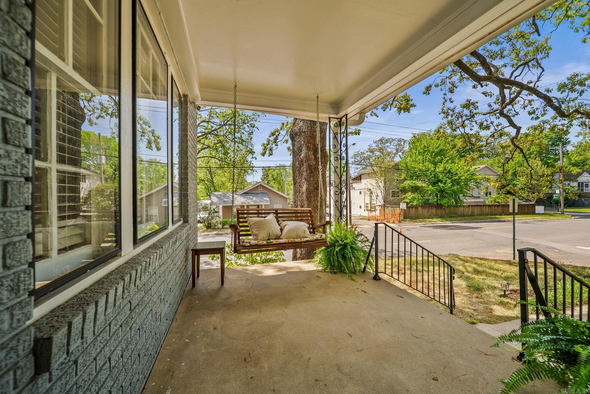 CRYSTAL COURT - Residential