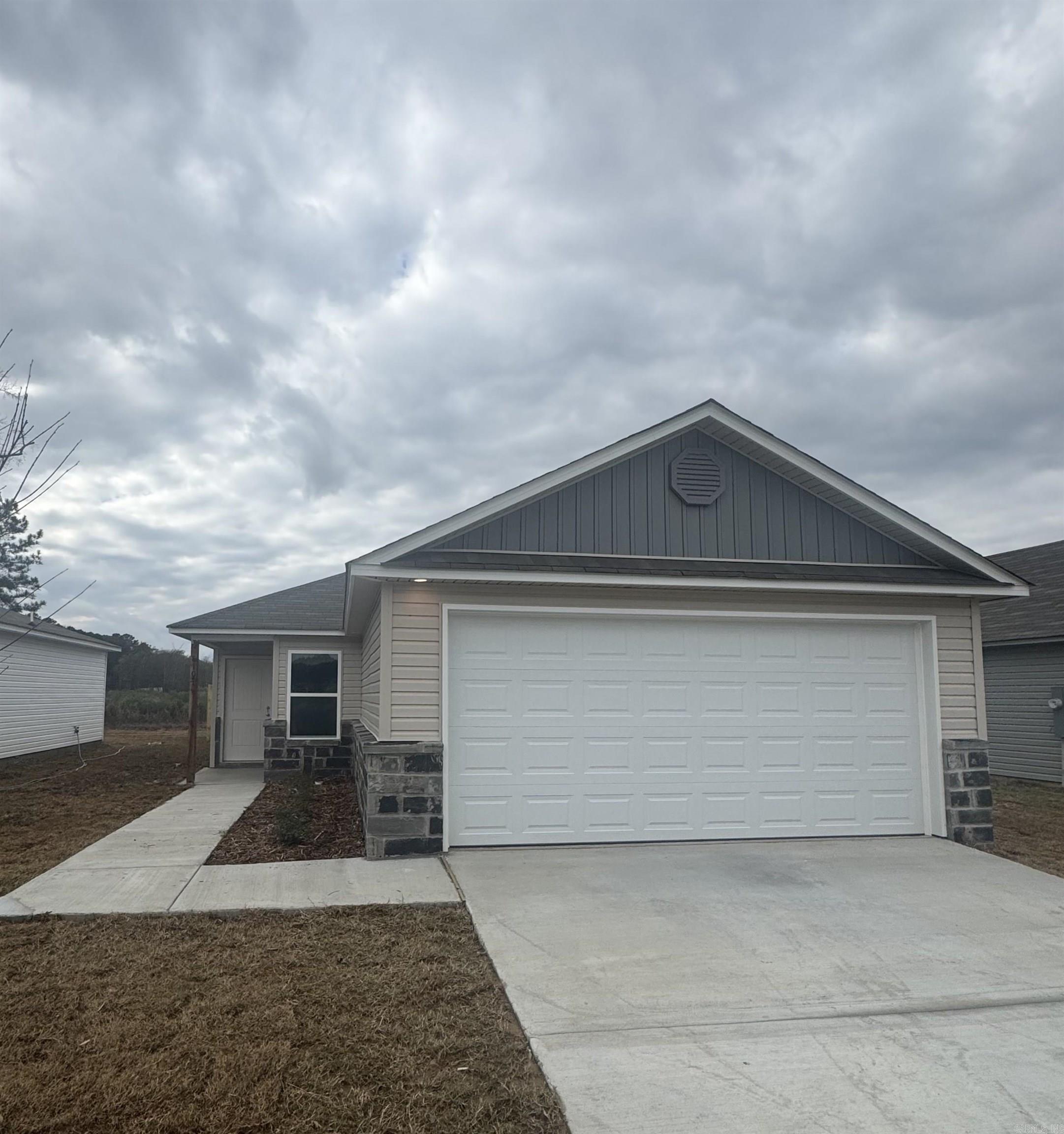 COUNTRY CLUB OF ARK THE - Residential