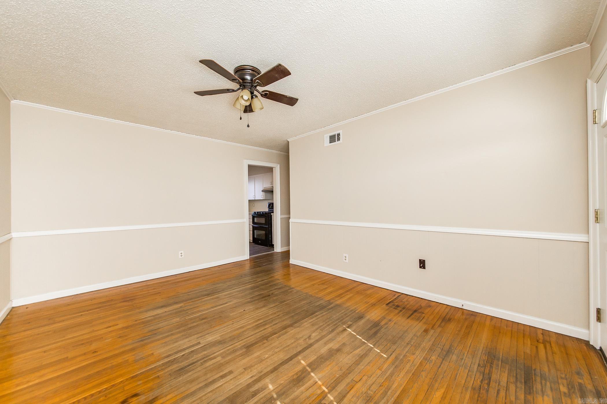 GLENOAKS - Residential