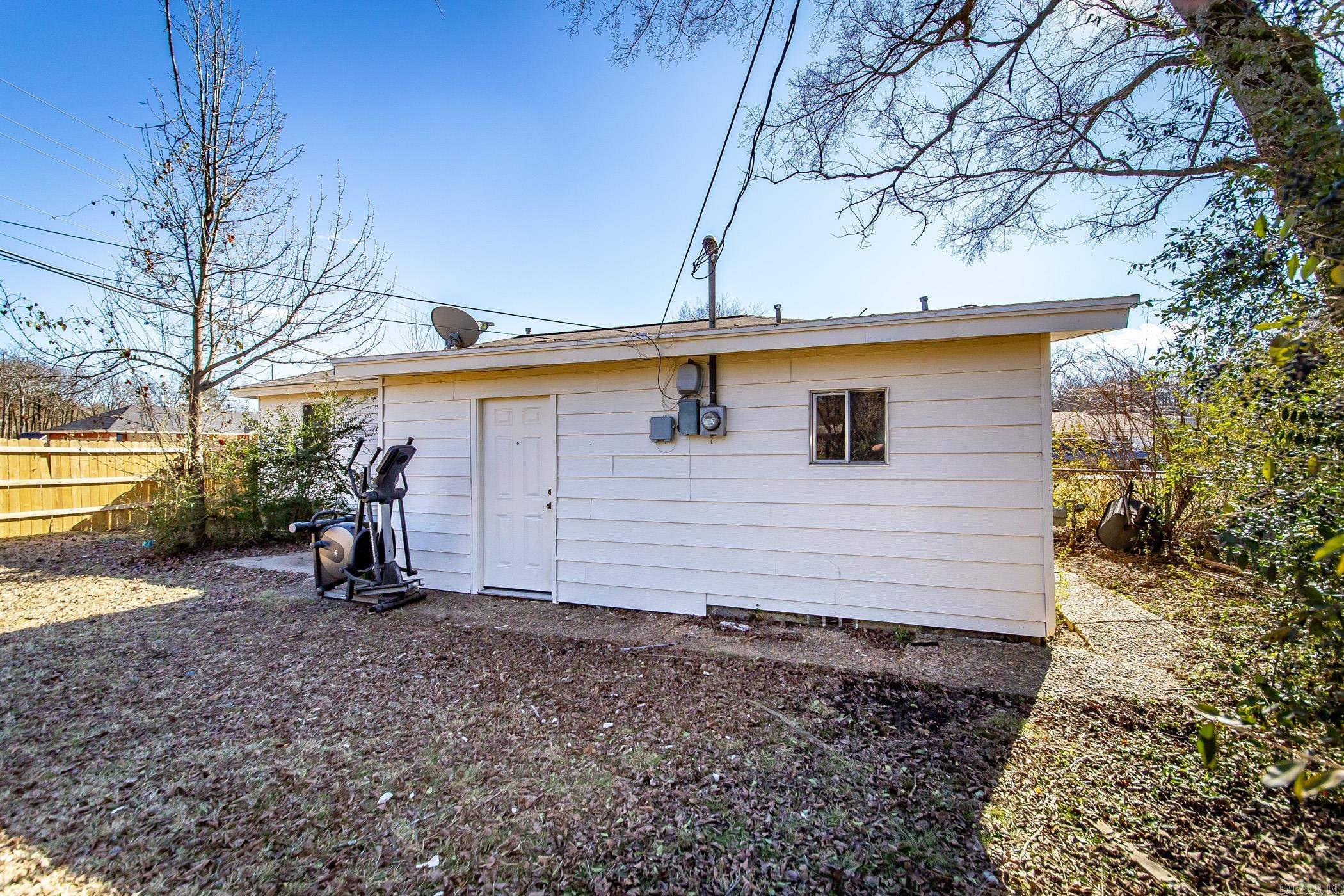 GLENOAKS - Residential