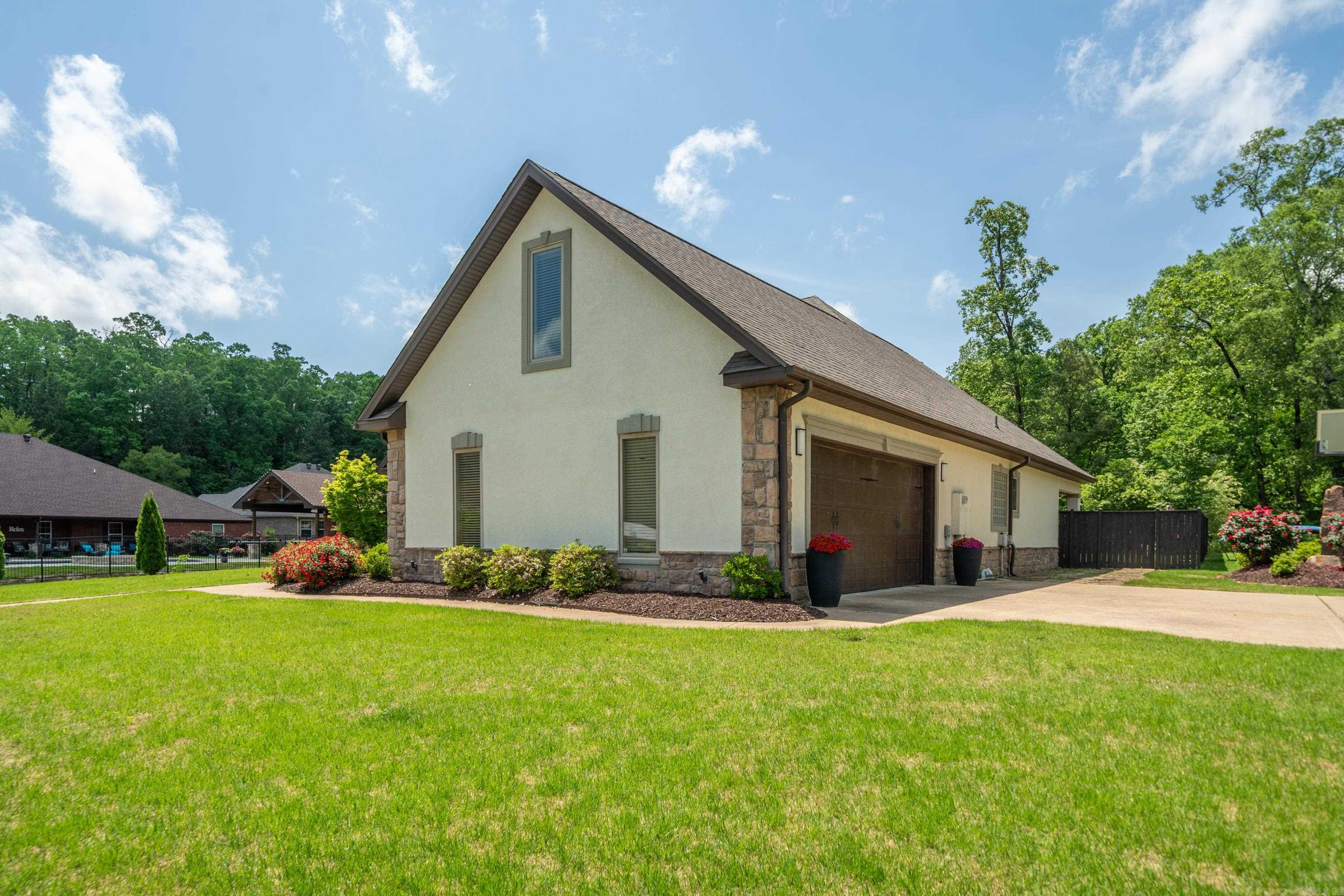 HUNTERS COVE - Residential