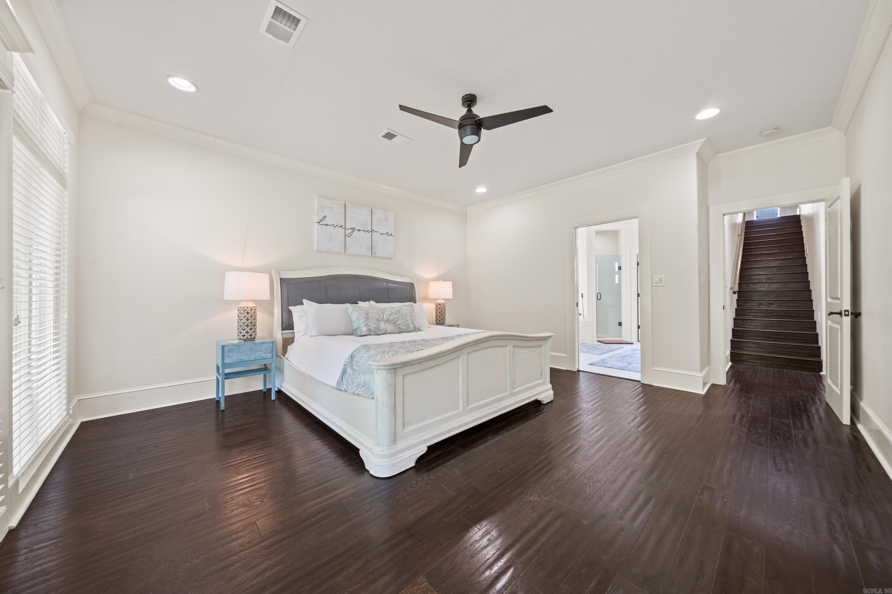 HUNTERS COVE - Residential