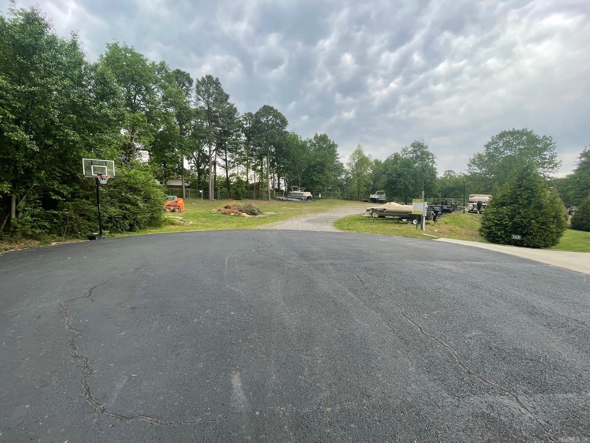 HUNTERS COVE - Residential