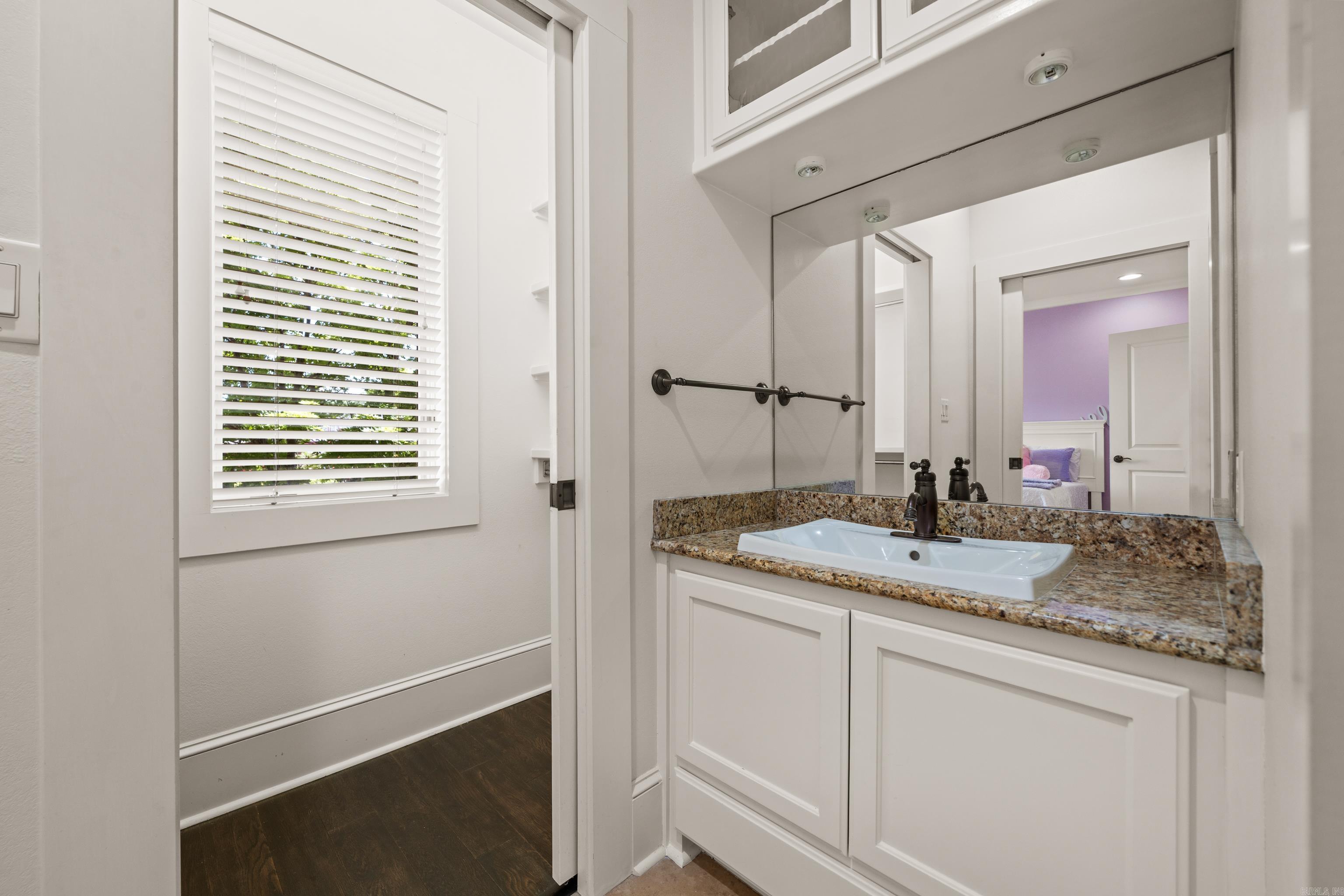 HUNTERS COVE - Residential