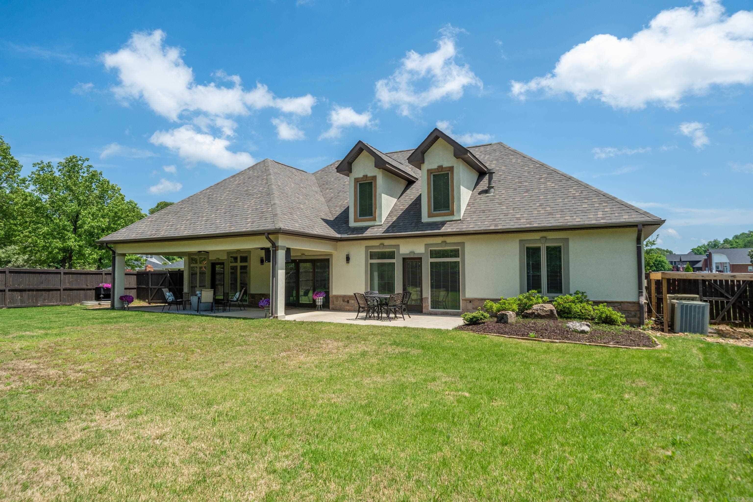 HUNTERS COVE - Residential