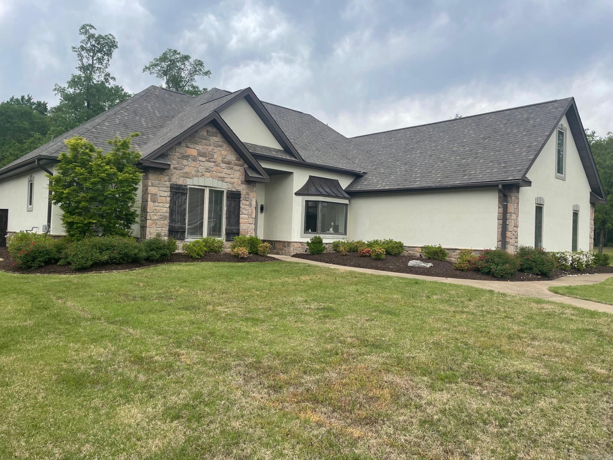 HUNTERS COVE - Residential