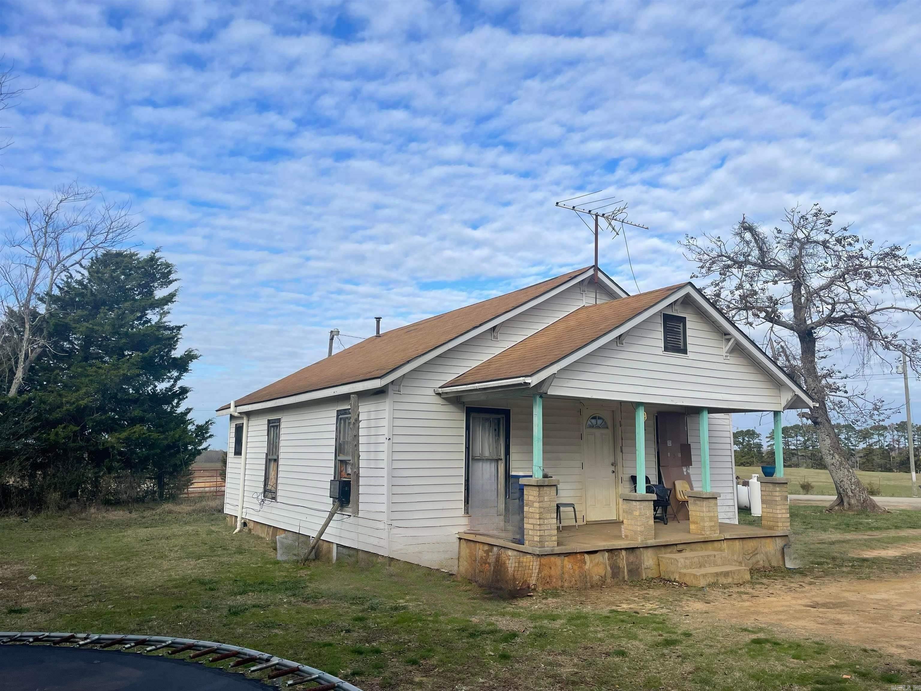 This house has a great on a ridge. This is a older rent house that is occupied but that needs some work but has people living in it as is.