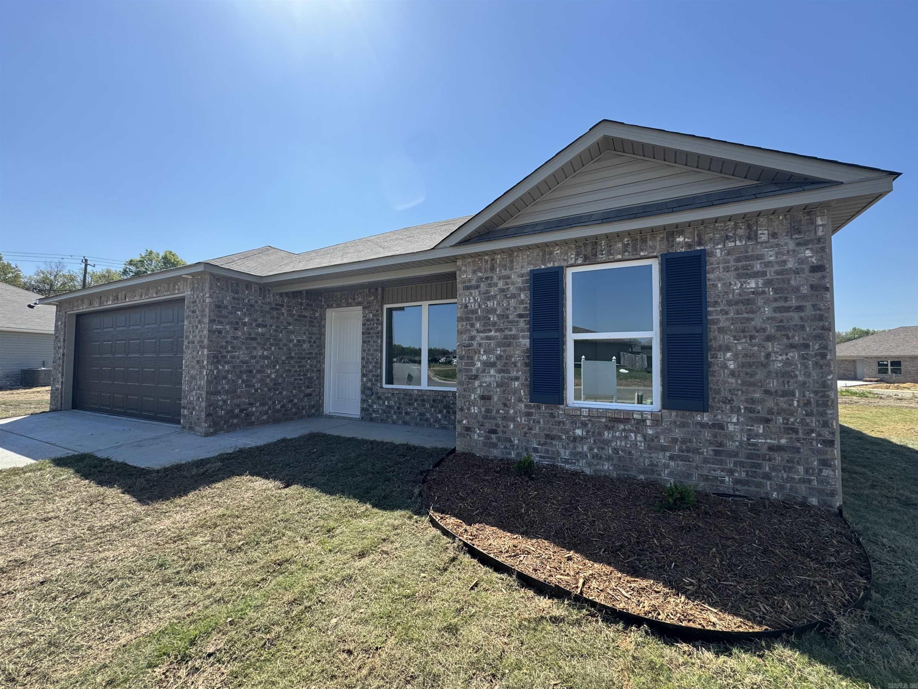 DEERFIELD ESTATES - Residential