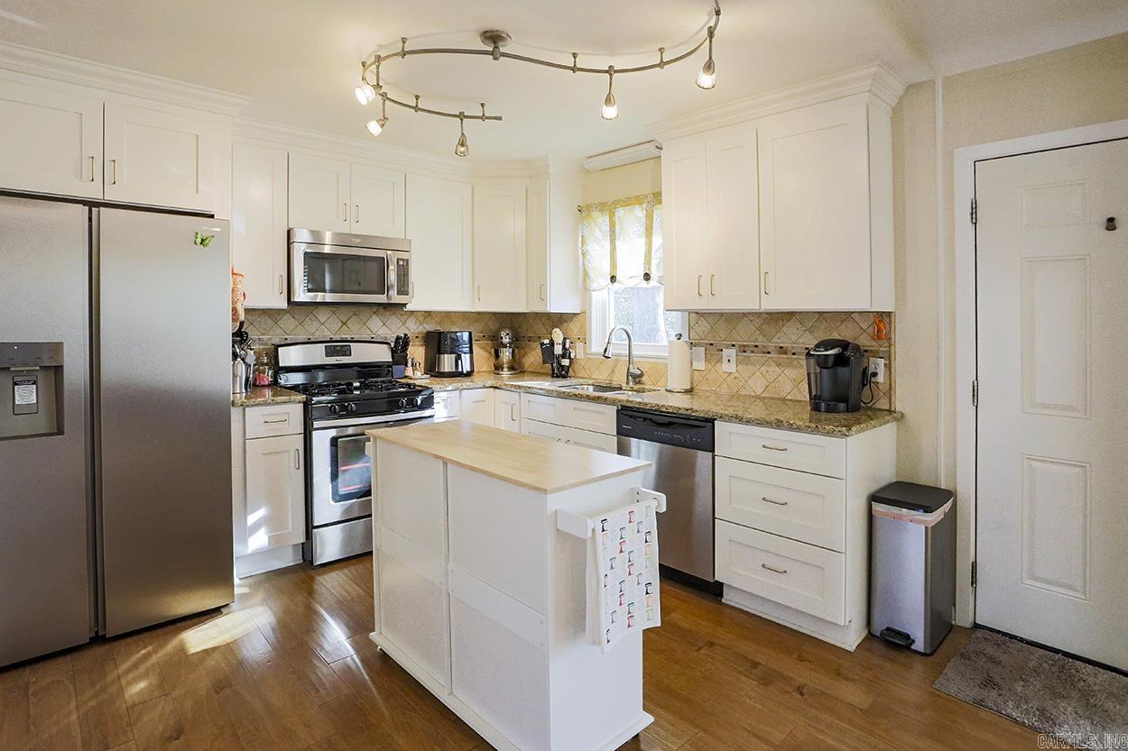 TREASURE HILL - Residential