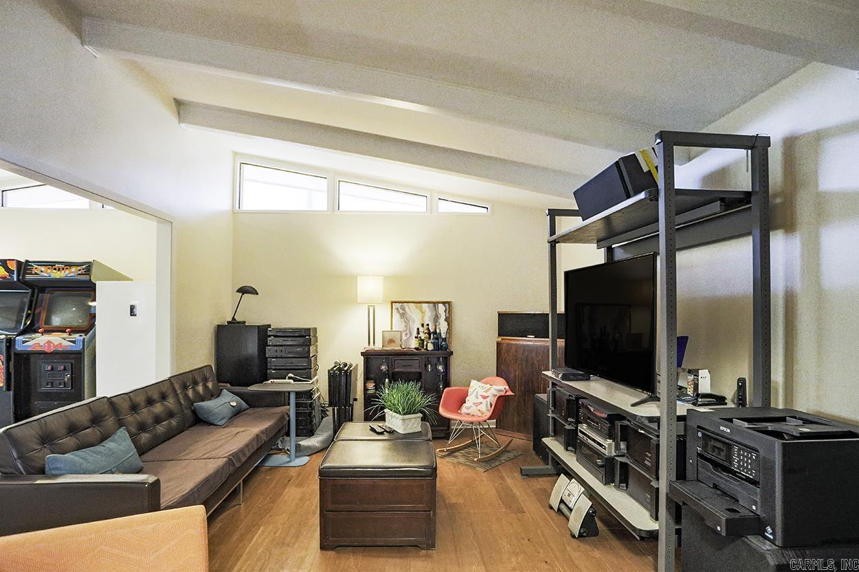 TREASURE HILL - Residential