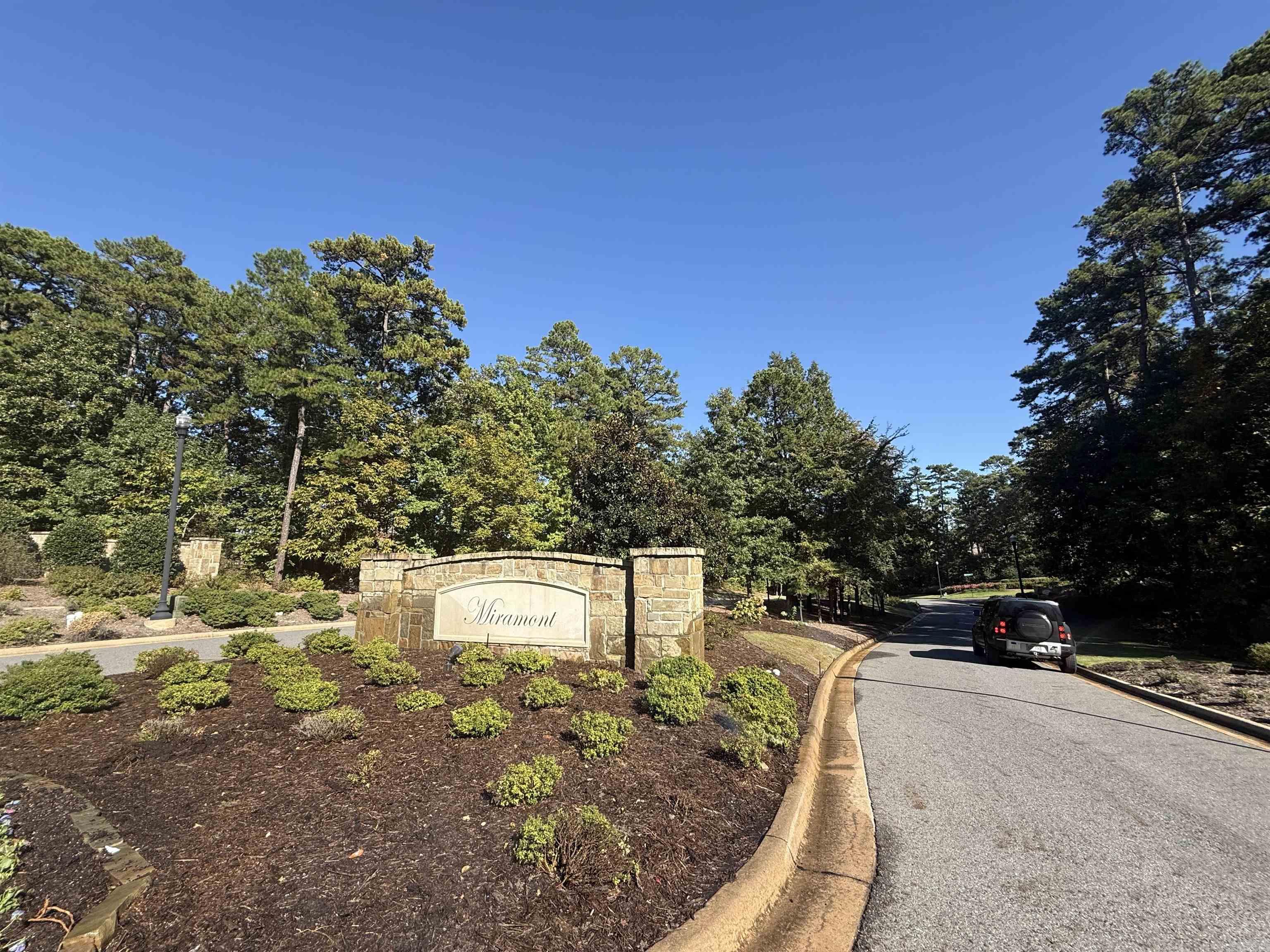 CHENAL VALLEY "MIRAMONT CIRCLE" - Land