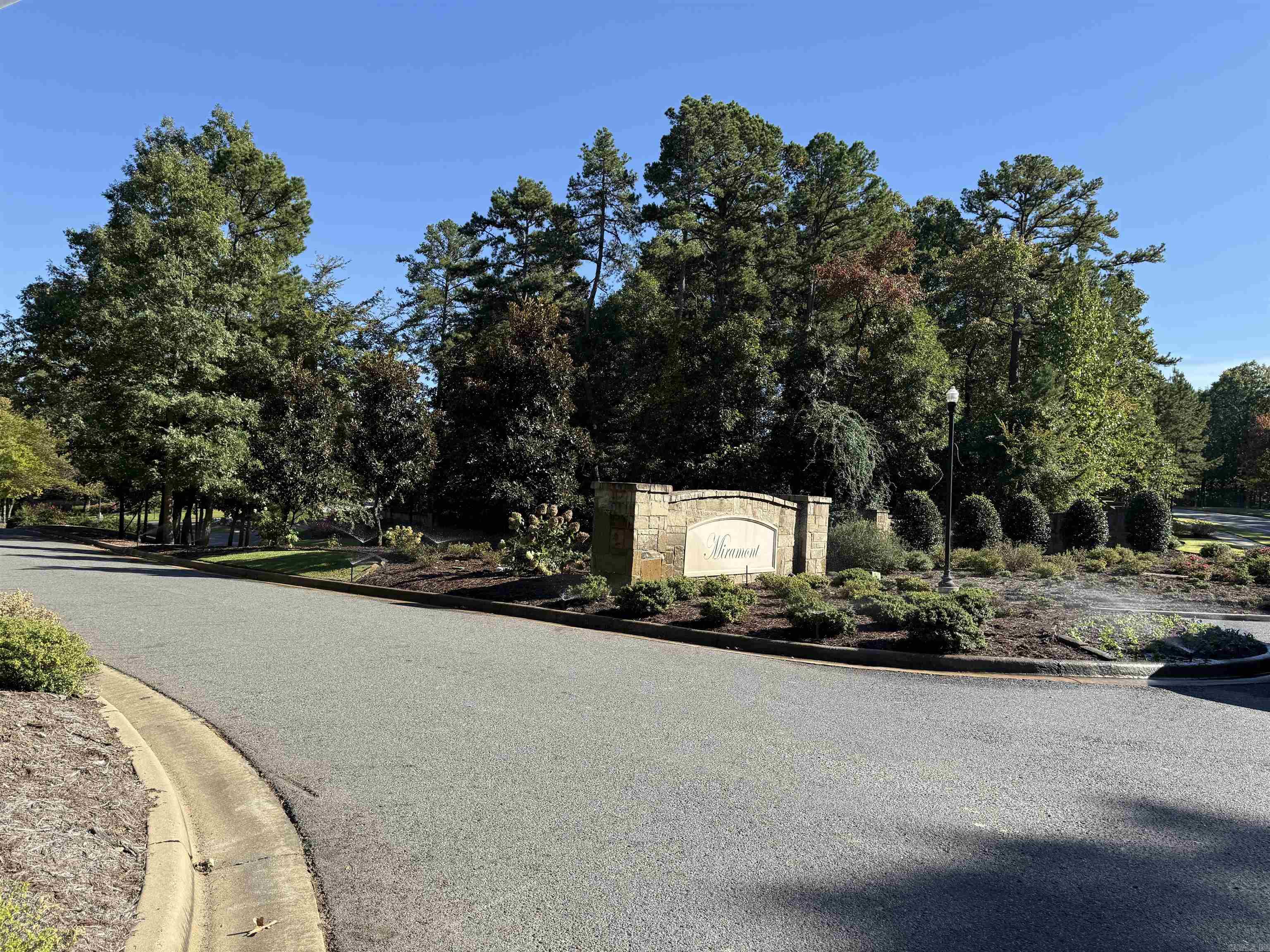 CHENAL VALLEY "MIRAMONT CIRCLE" - Land