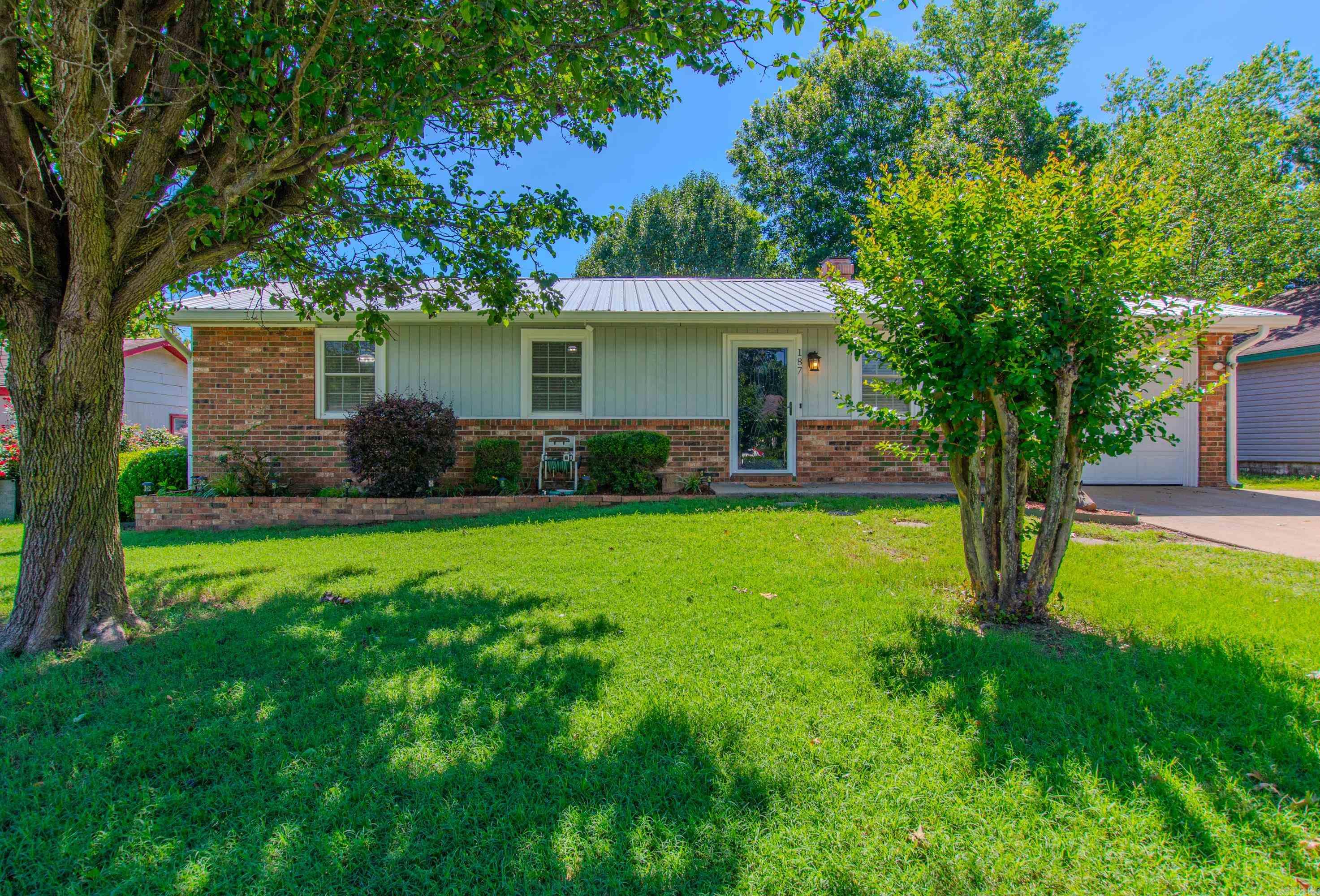 THE MEADOWS - Residential