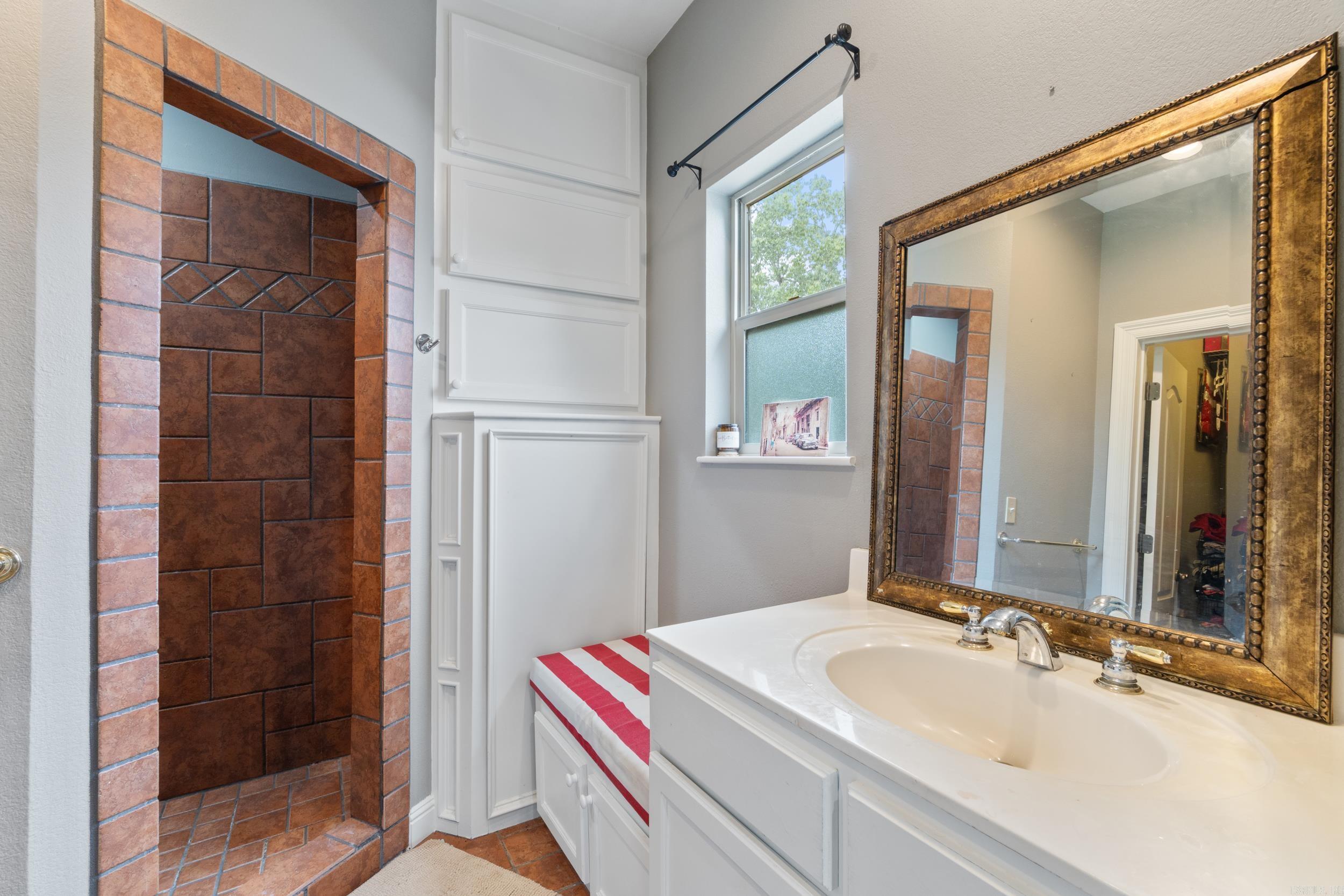 PLANTATION ACRES - Residential