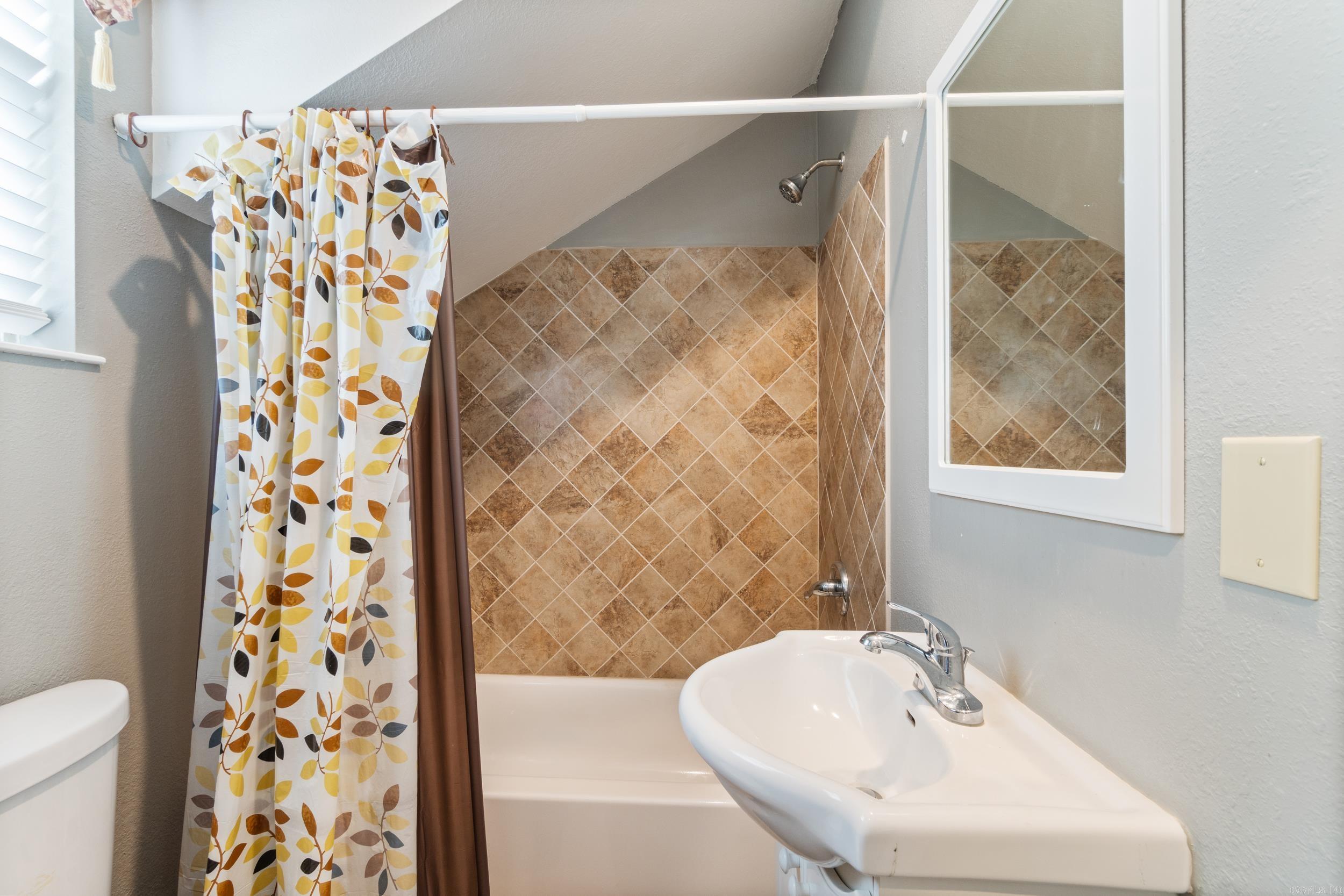 PLANTATION ACRES - Residential