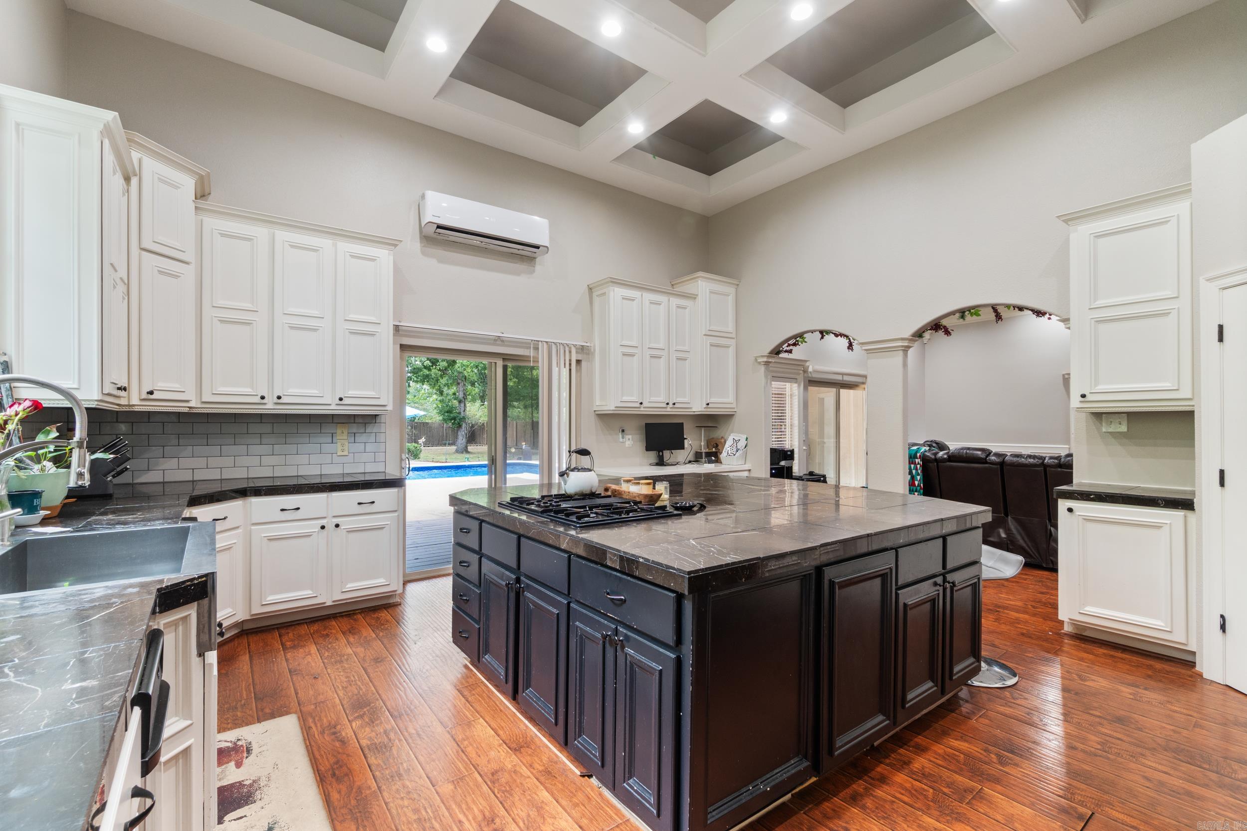 PLANTATION ACRES - Residential