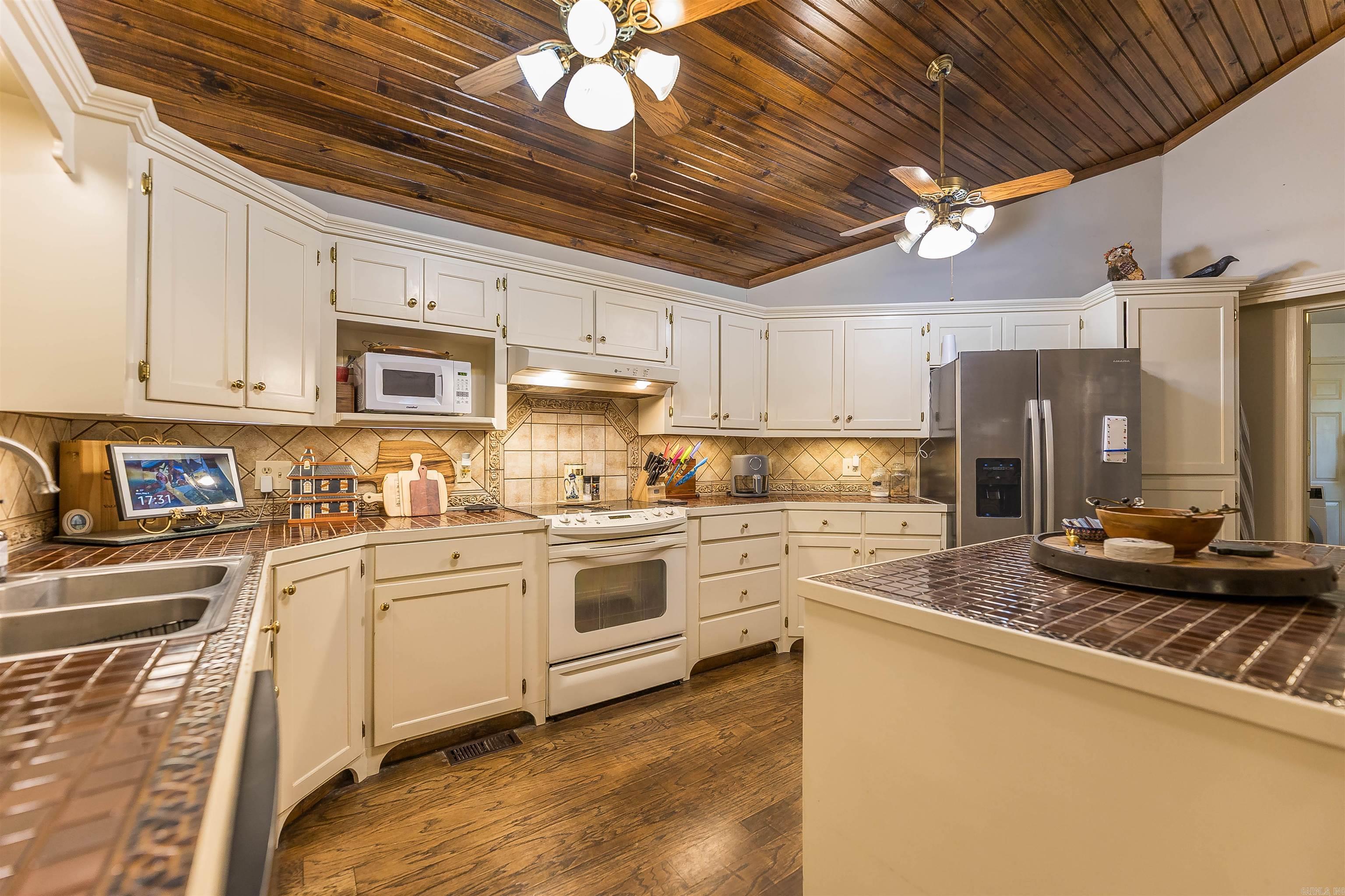 CHEEROKEE HILLS 3 - Residential