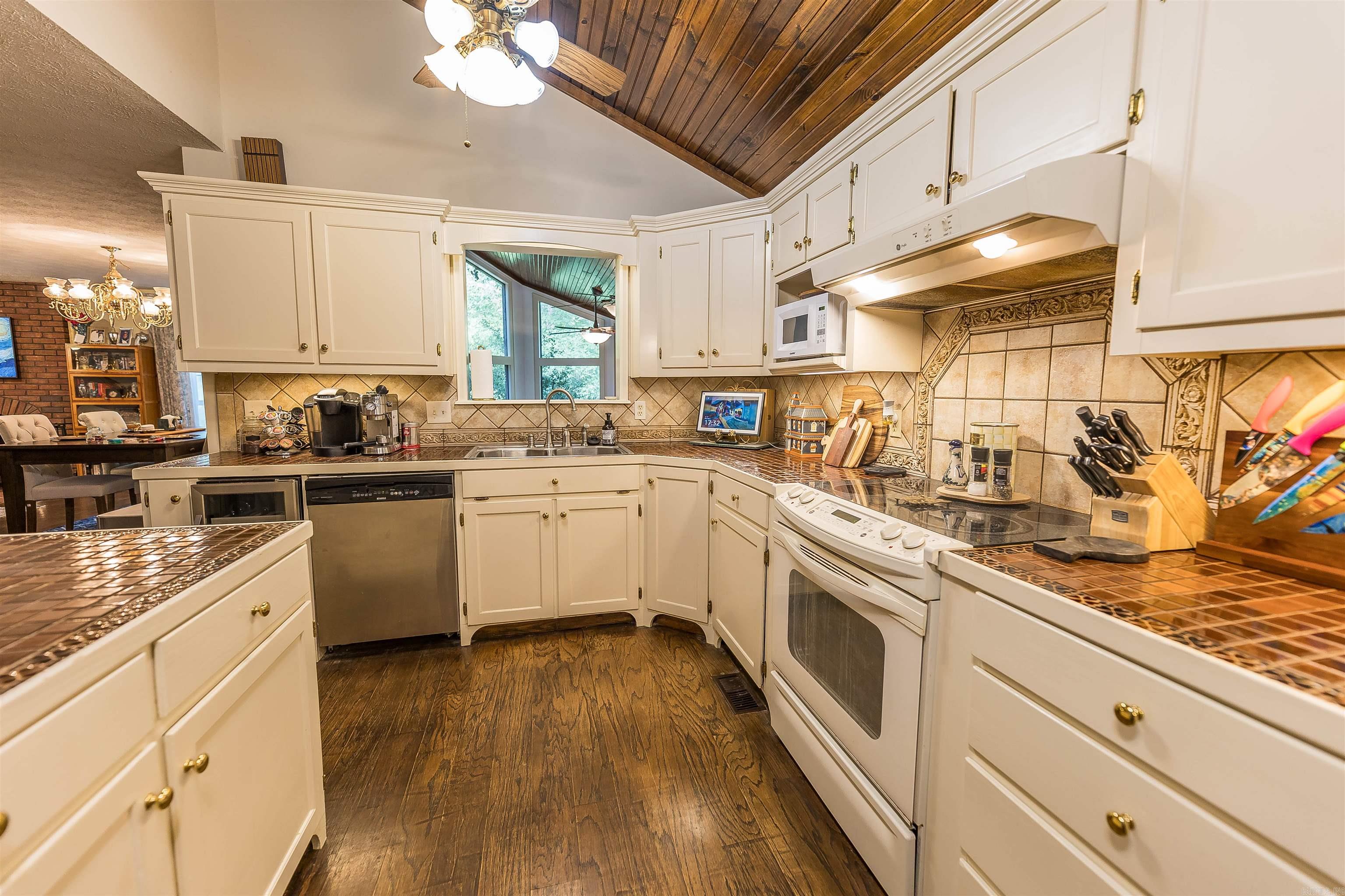 CHEEROKEE HILLS 3 - Residential