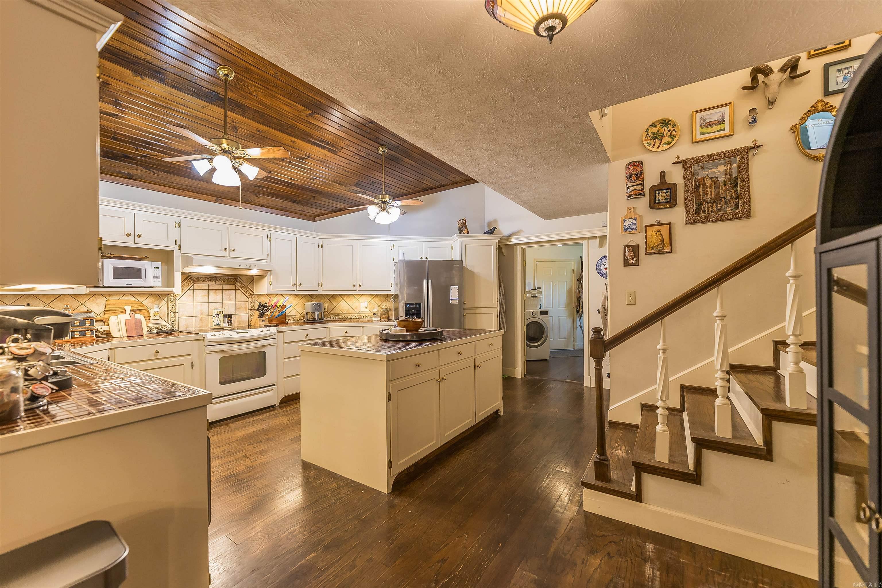 CHEEROKEE HILLS 3 - Residential