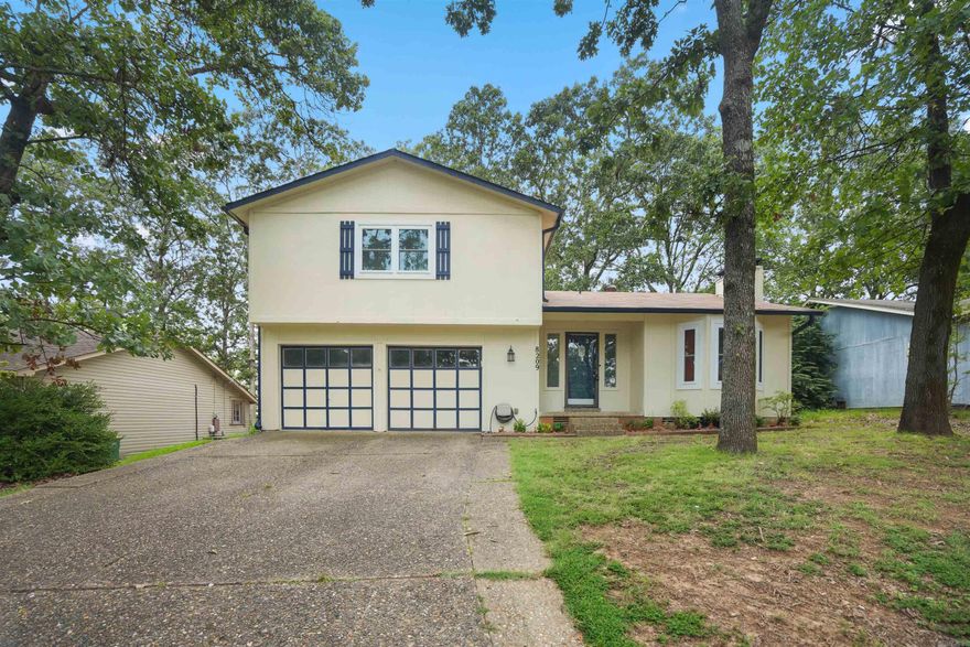 Come take a look at this great 3 bed, 2 1/2 bath home in Sherwood! Perfectly situated close to everything you need. Recently updated kitchen with a breakfast bar, separate dining area and two living areas. Three spacious bedrooms upstairs with 2 full bathrooms. Dishwasher replaced in 2023. Roof replaced 2024! Updated windows and patio door. Large backyard with storage. Seller offering $2500 to go towards buyers choosing. Come take a look!!