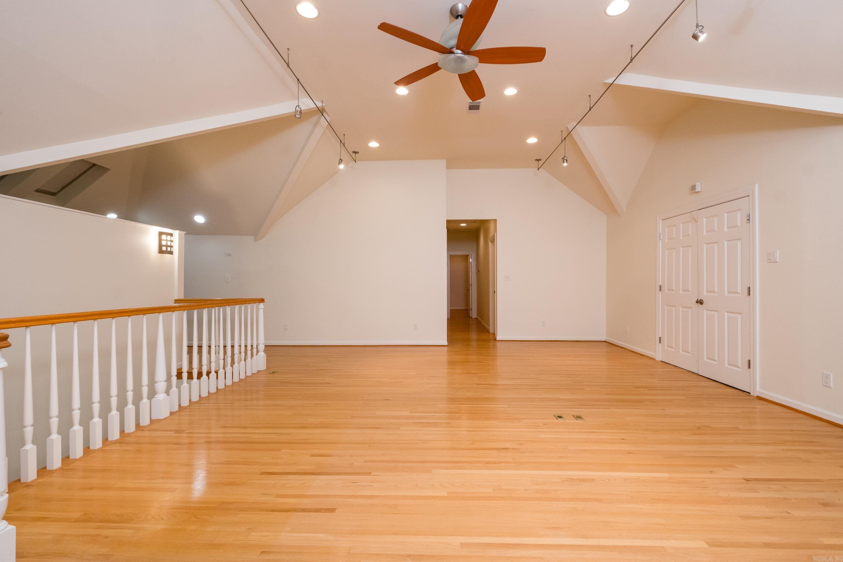 CHENAL VALLEY CHENAL CIRCLE - Residential