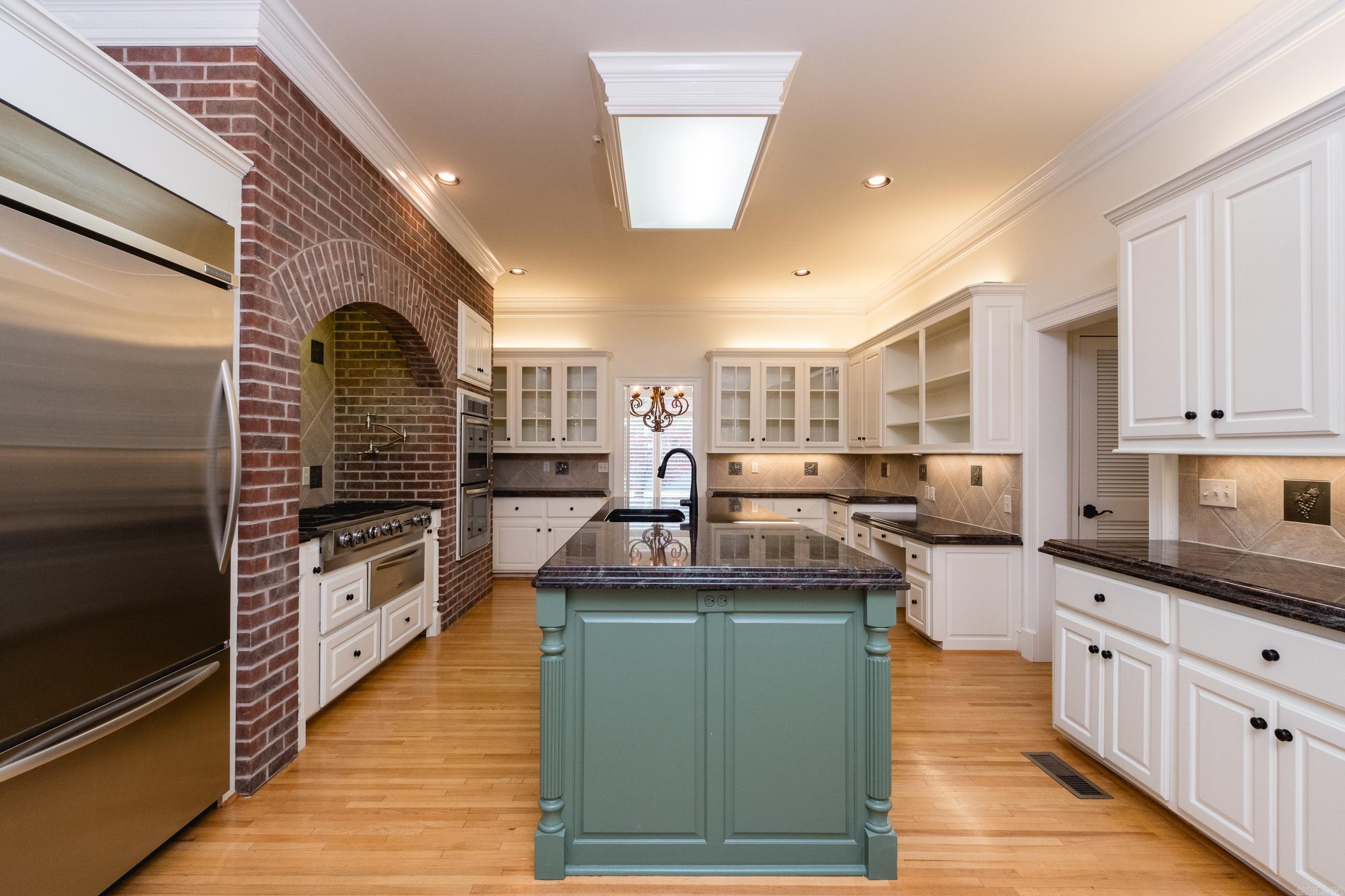 CHENAL VALLEY CHENAL CIRCLE - Residential