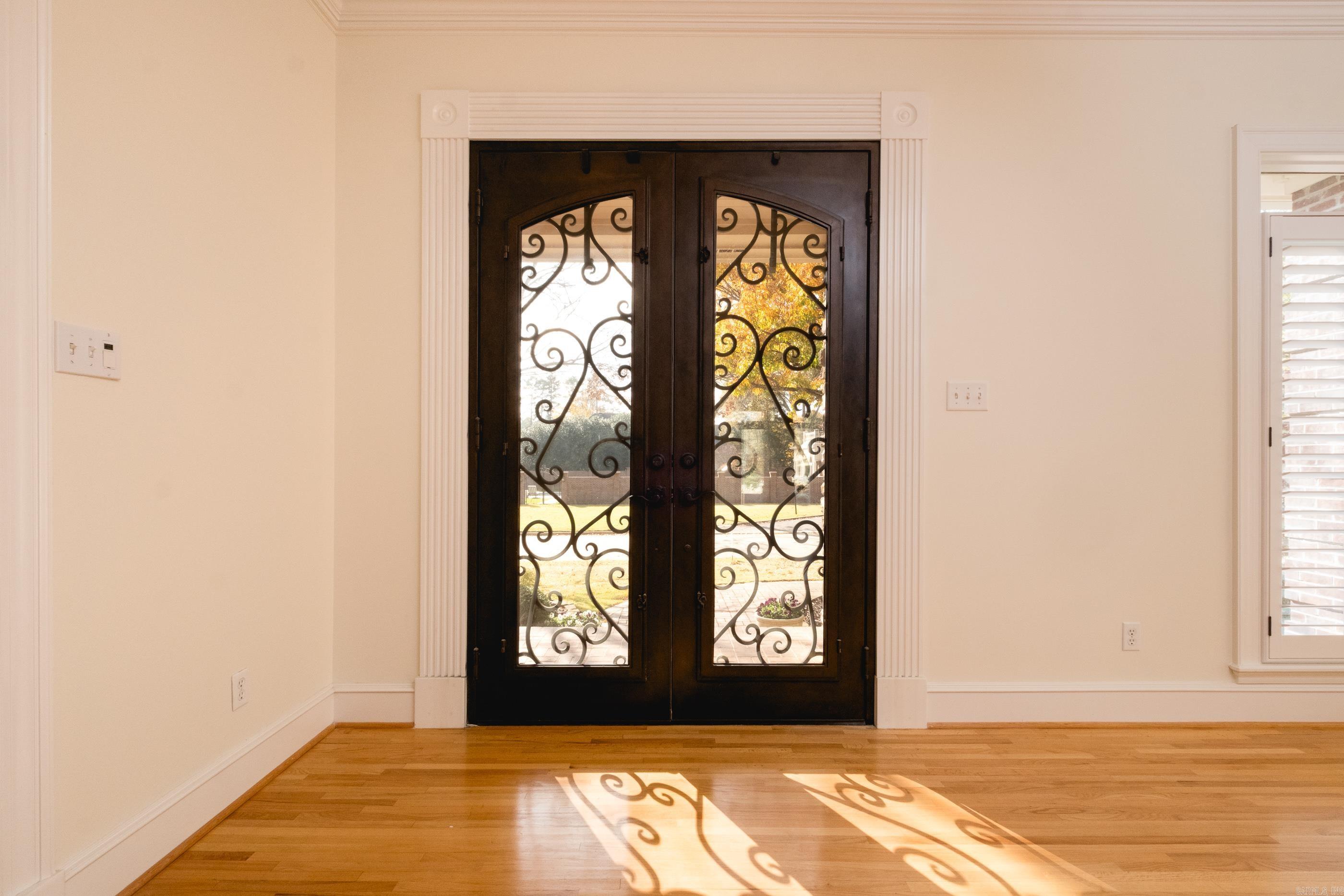 CHENAL VALLEY CHENAL CIRCLE - Residential