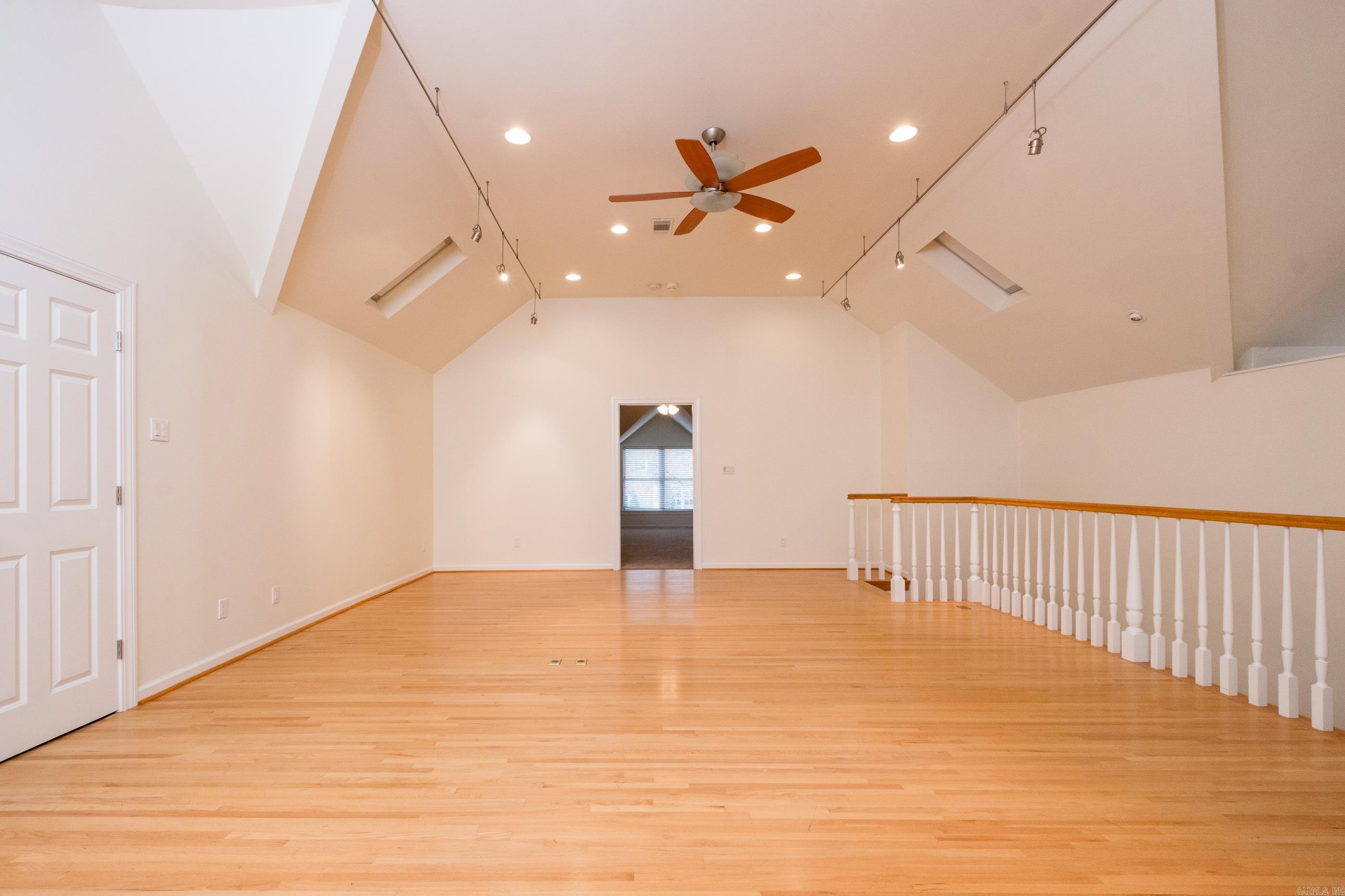 CHENAL VALLEY CHENAL CIRCLE - Residential