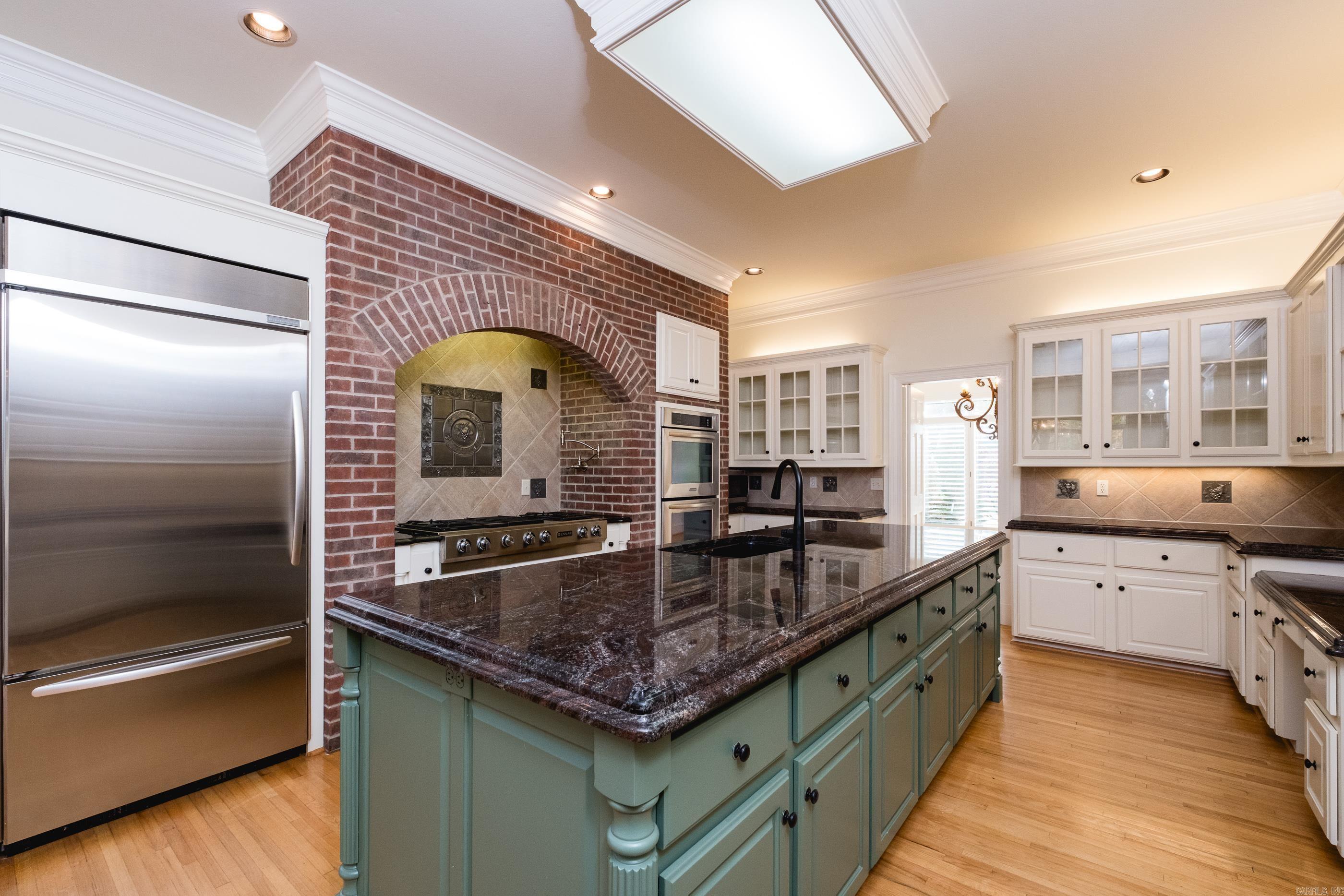 CHENAL VALLEY CHENAL CIRCLE - Residential