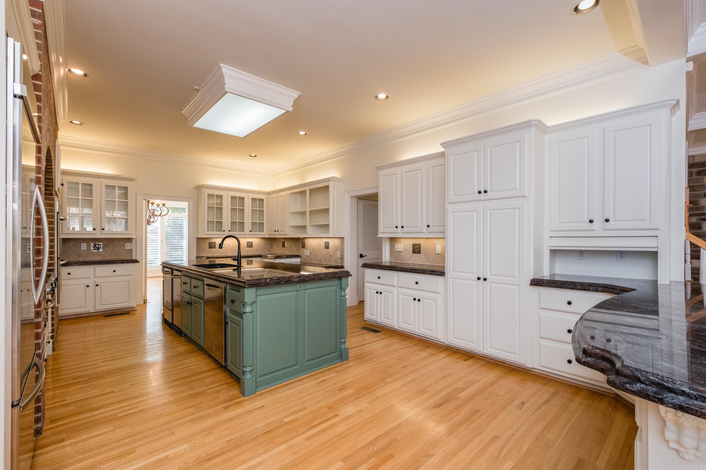 CHENAL VALLEY CHENAL CIRCLE - Residential