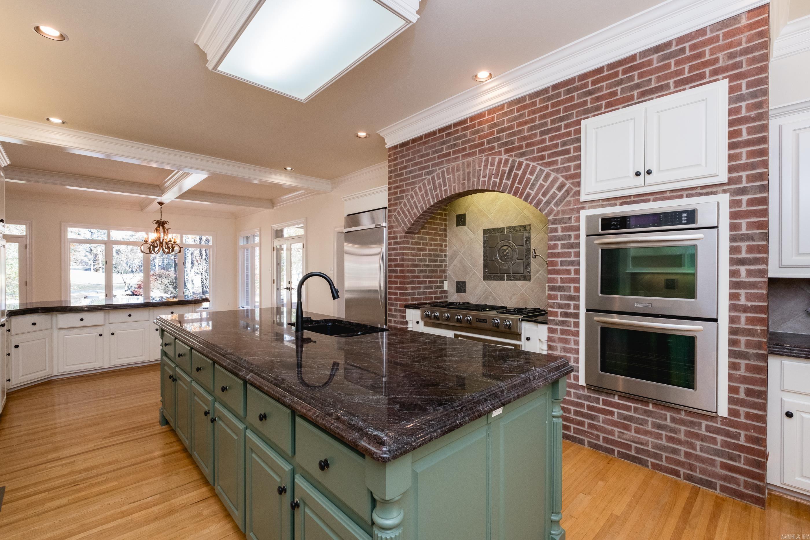 CHENAL VALLEY CHENAL CIRCLE - Residential