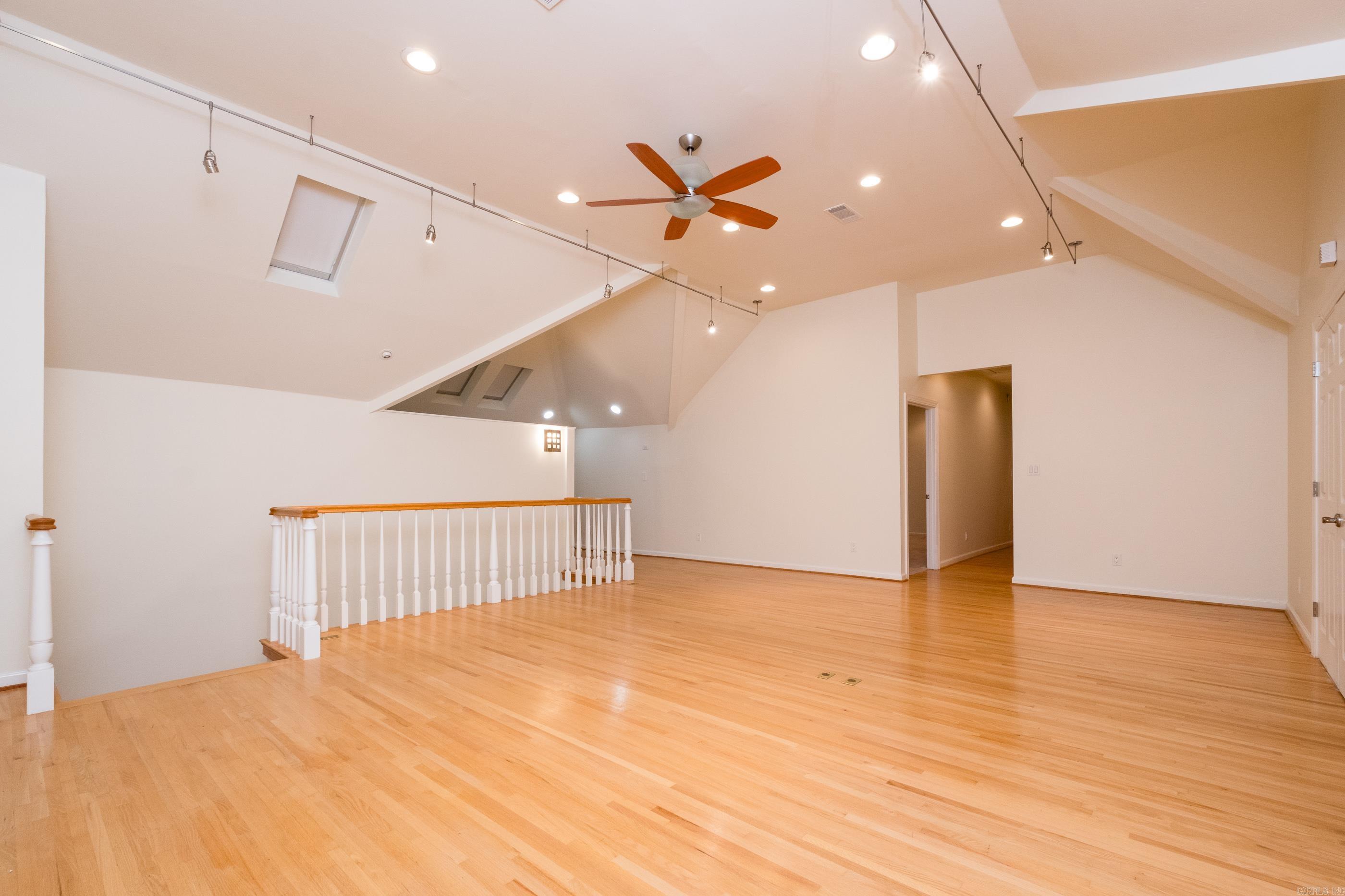 CHENAL VALLEY CHENAL CIRCLE - Residential