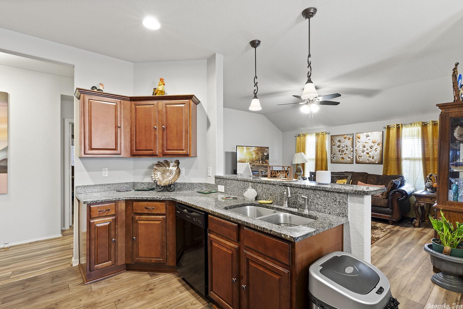 TRAMMEL ESTATES - Residential