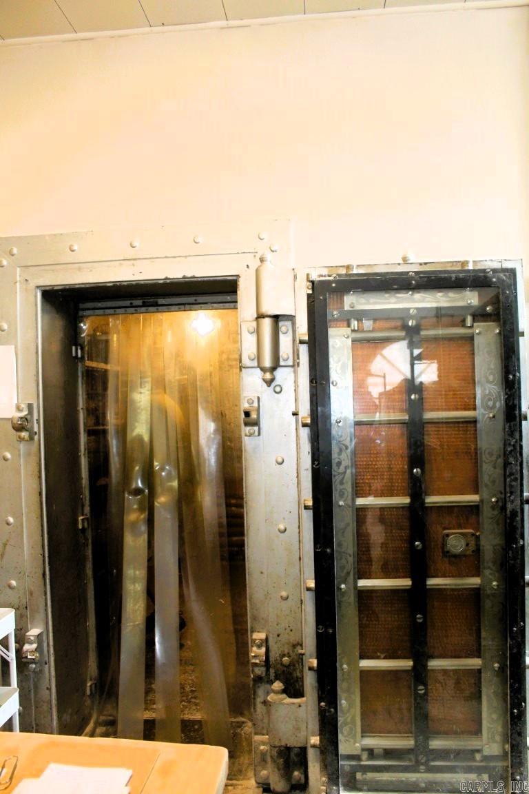 Metes & Bounds - Commercial Sale